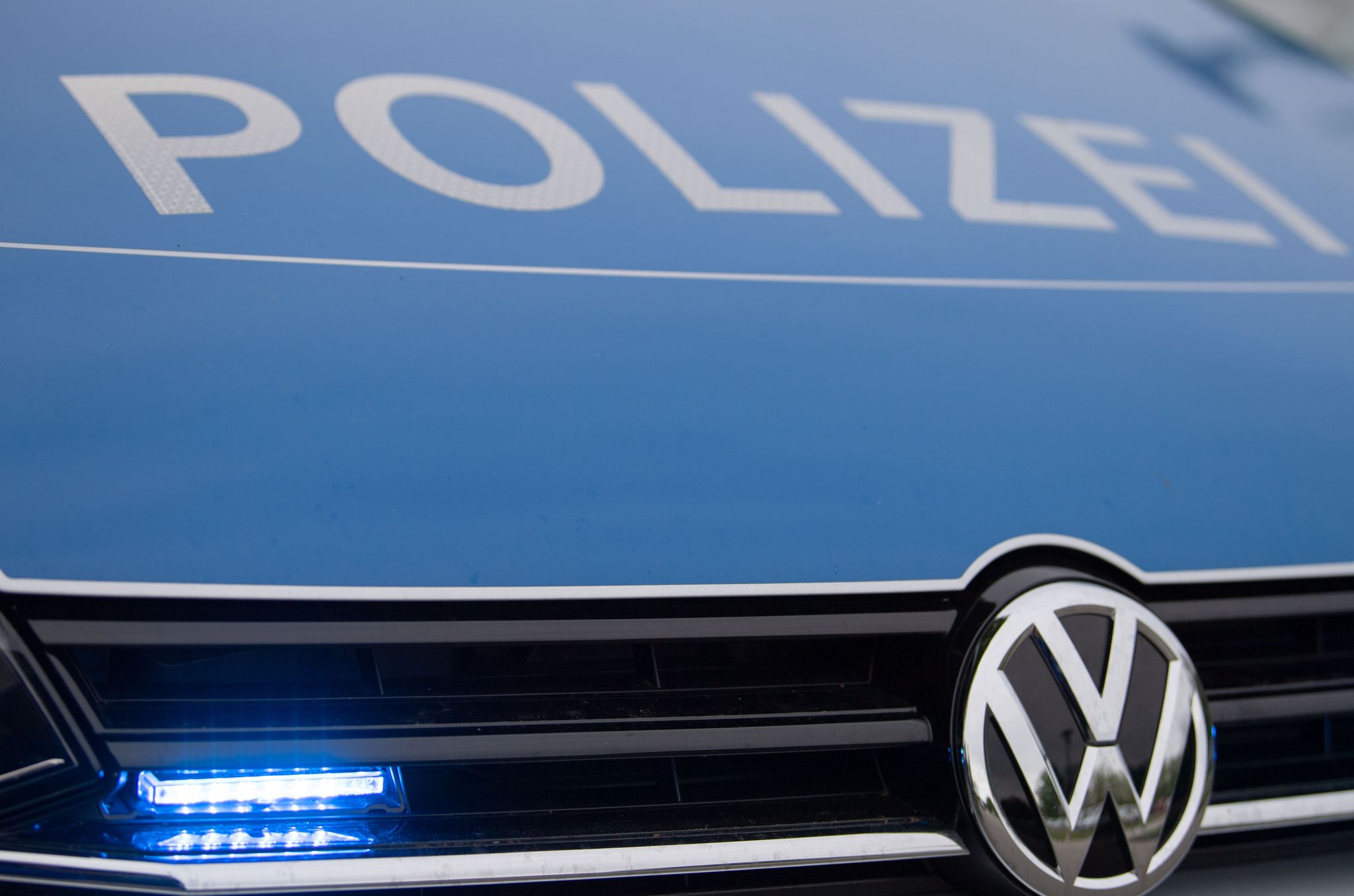 Frau vergisst Ehemann auf Autobahn-Parkplatz