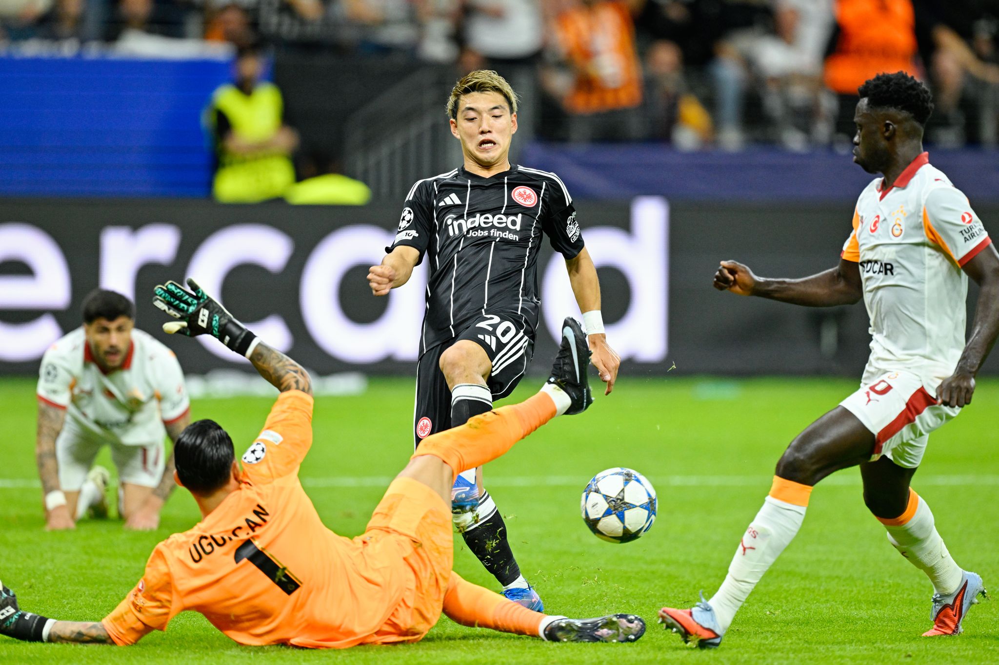 Eintracht Frankfurt feiert rauschende Champions-League-Party gegen Galatasaray mit 5:1-Sieg