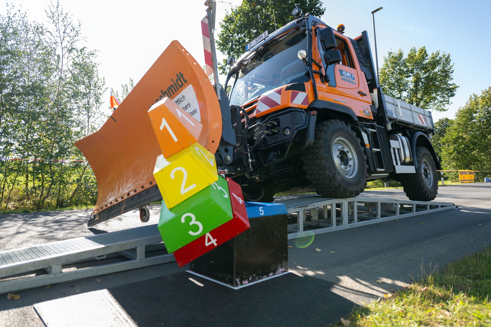 Beste Fahrer von Schneepflügen kommen aus Hessen