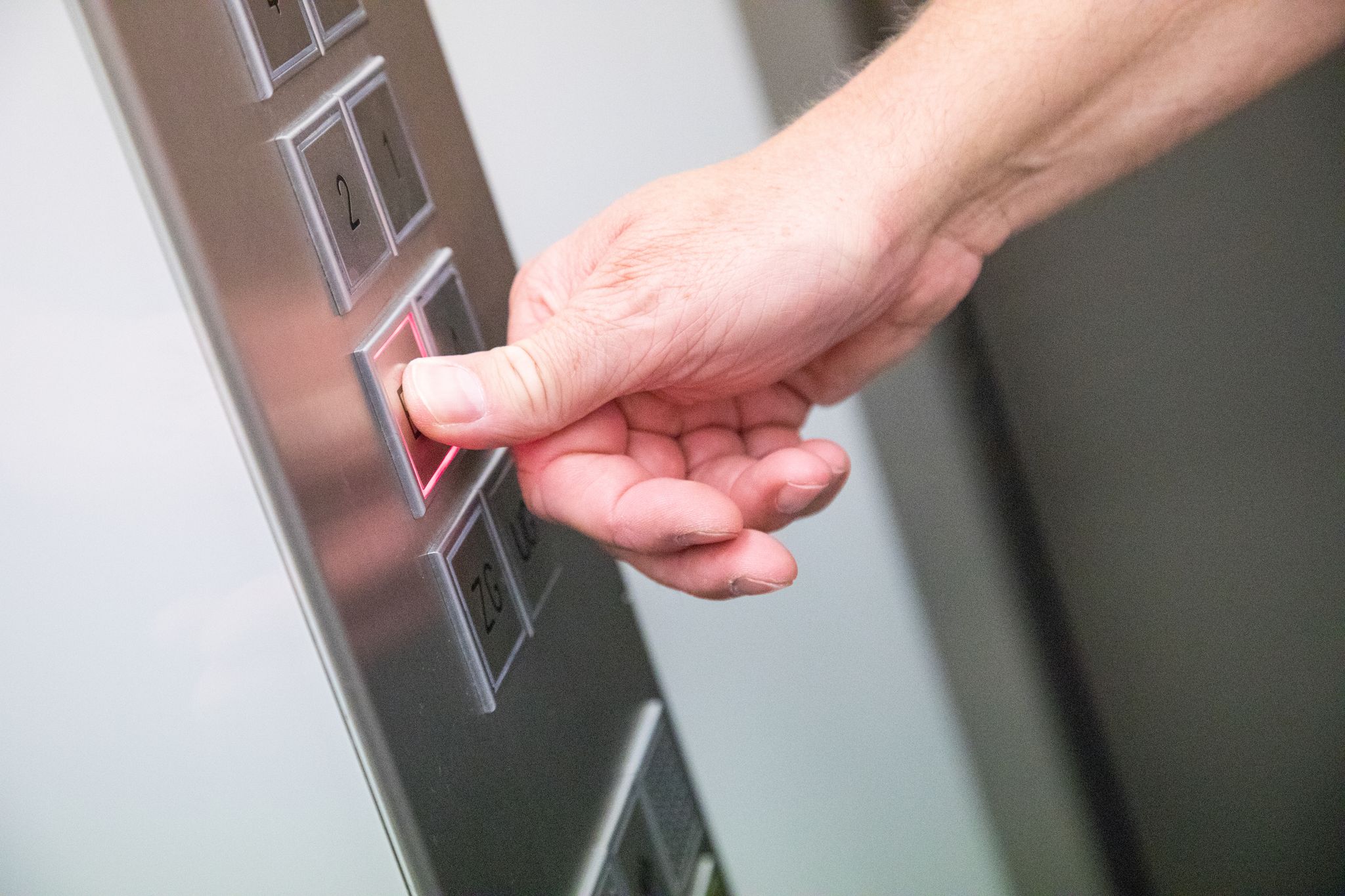 Mann nach vier Tagen aus Fahrstuhl gerettet