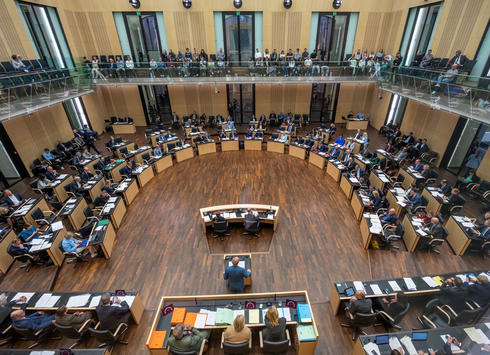 Neue Beschlüsse im Bundesrat: Jugendschutz und Haushalt im Fokus