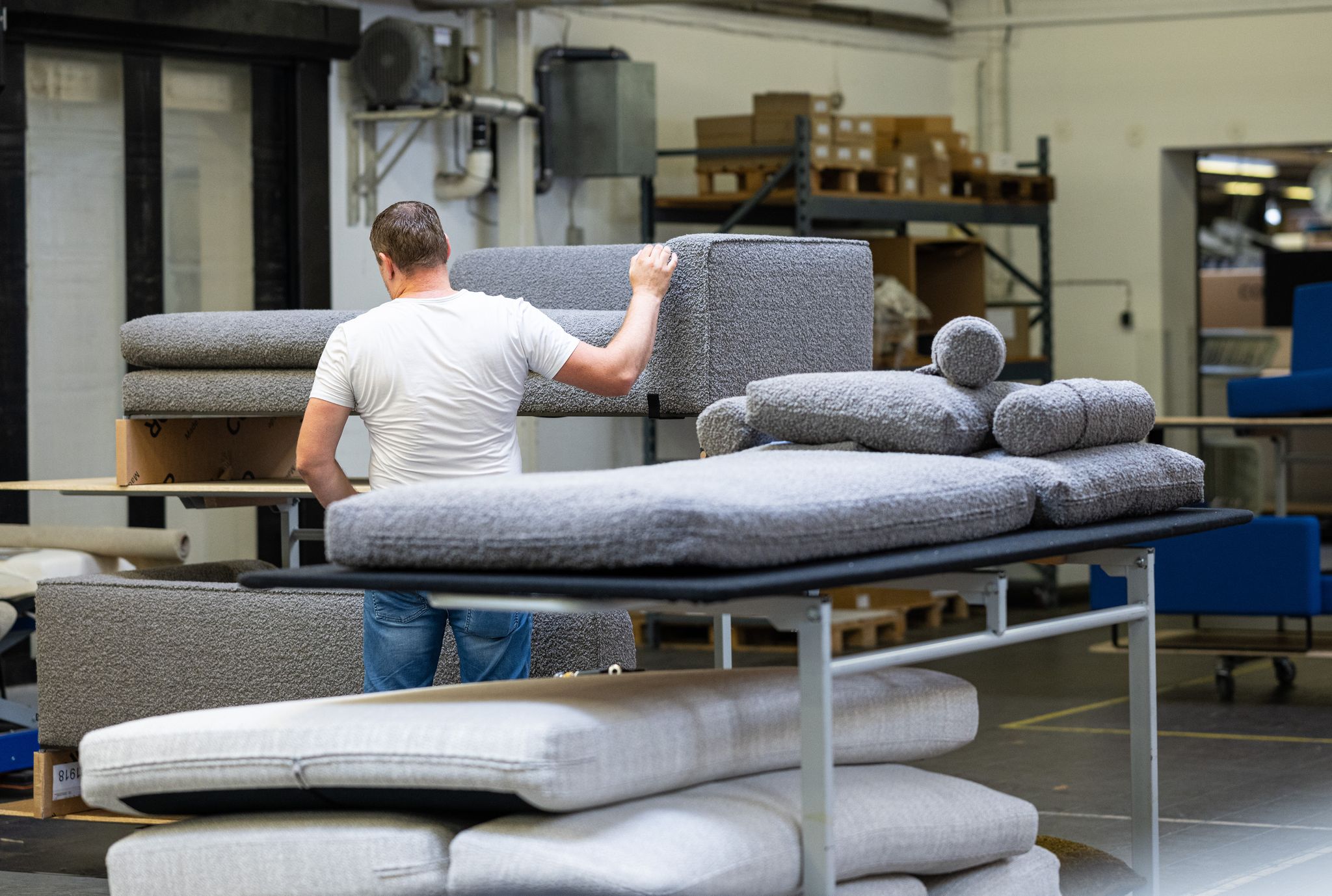 Kunden kaufen weniger Sofas – Umsätze brechen ein