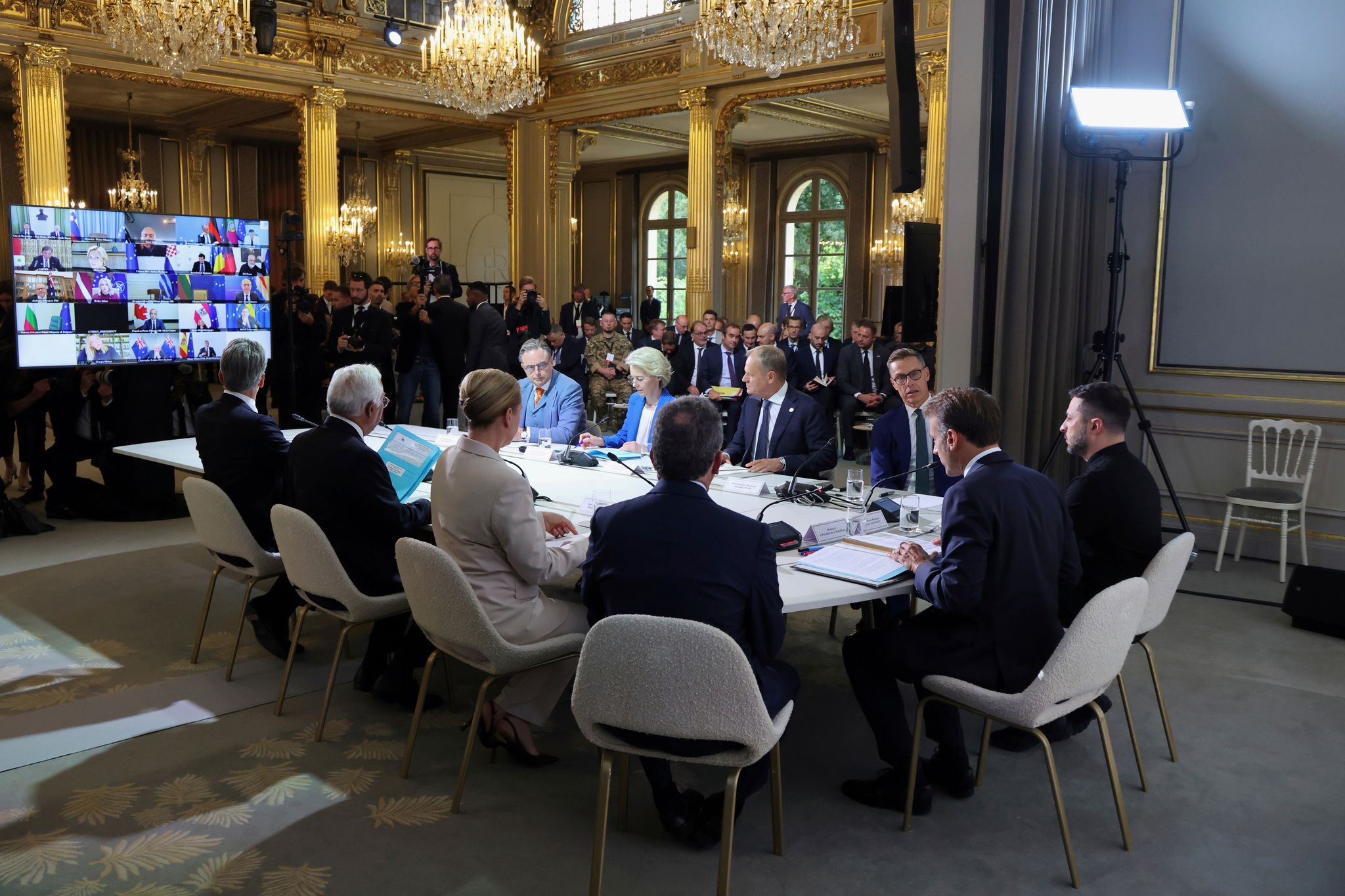 Deutschland zögert bei Militäreinsatz in der Ukraine