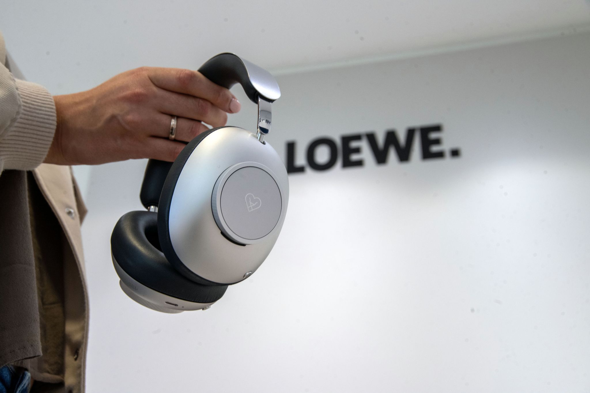 Loewe verlegt sich auf Luxus – Kopfhörer für 100.000 Euro