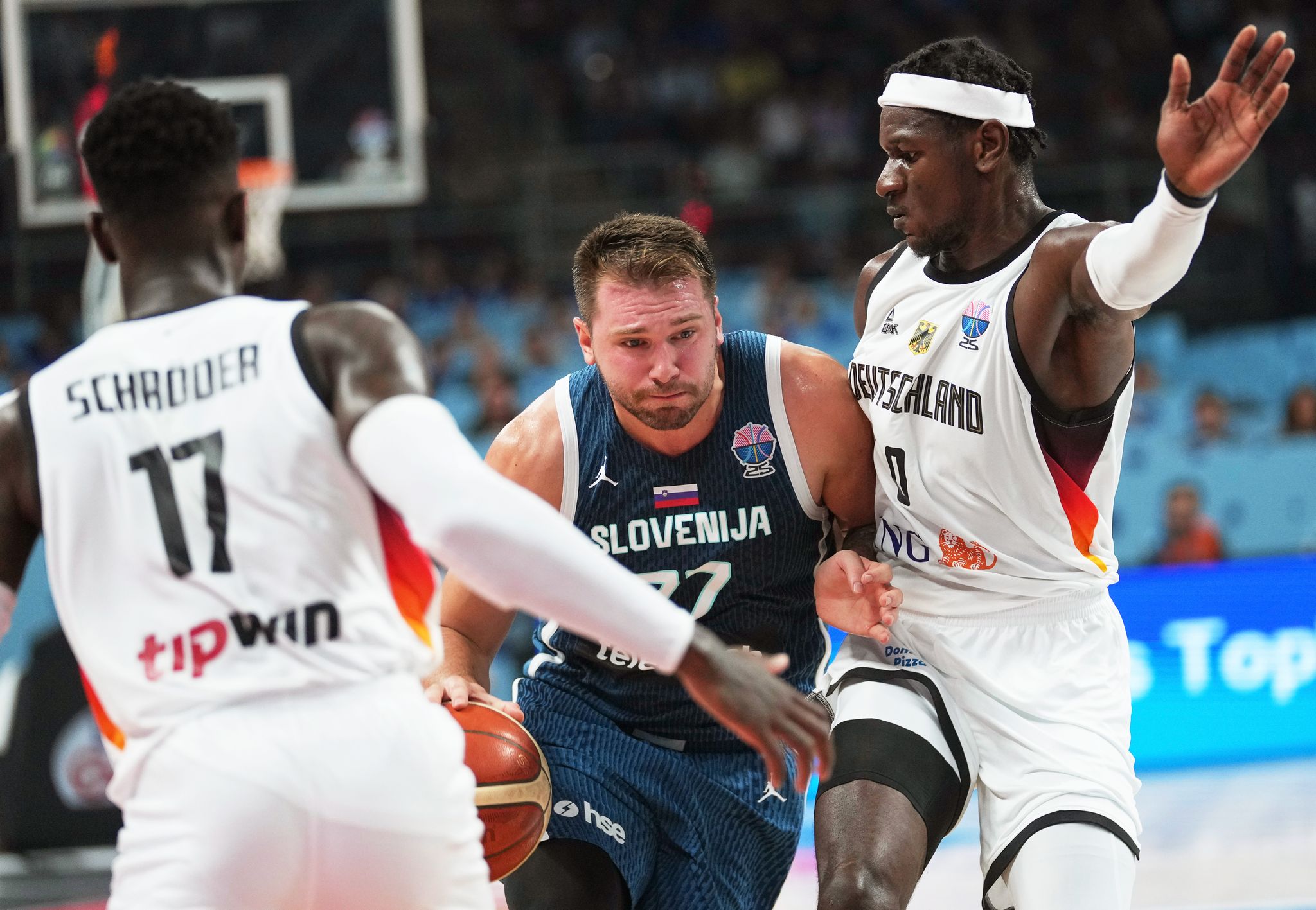 Großes Comeback gegen Doncic: Basketballer im EM-Halbfinale