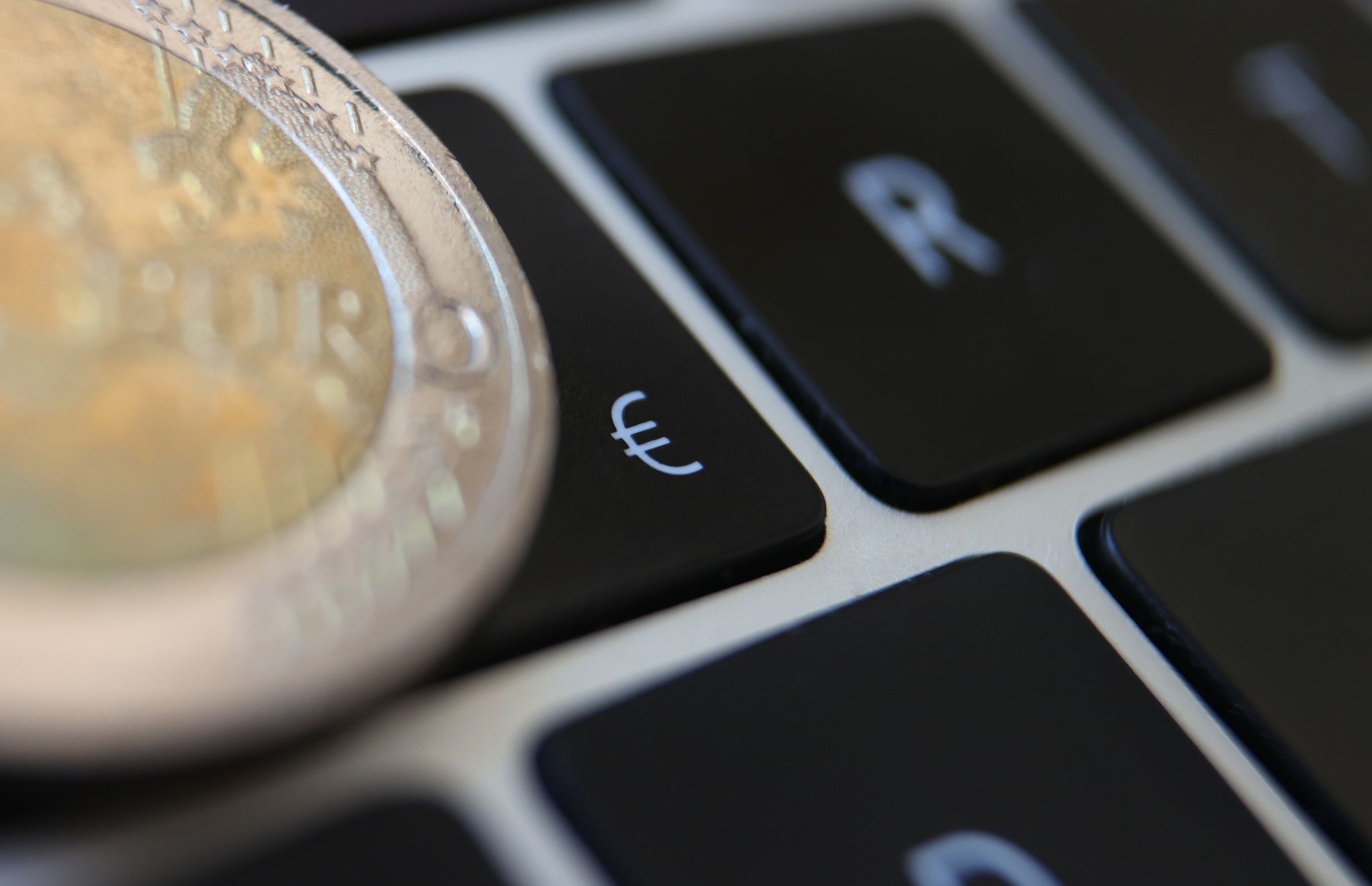 Verbraucher erwarten sicheren und günstigen digitalen Euro