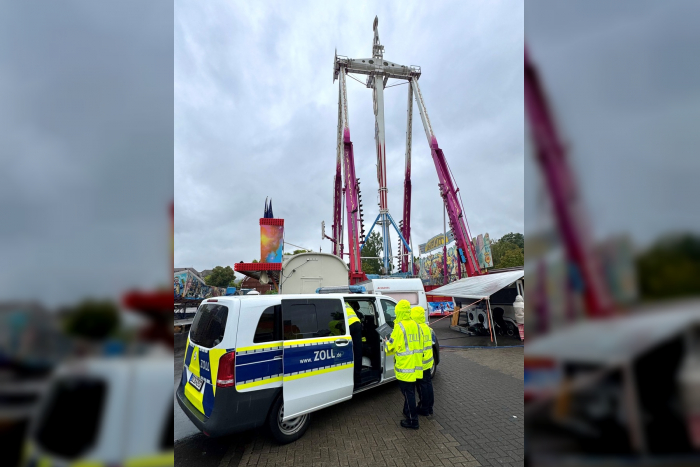 Bad Dürkheim: Zoll prüft Schaustellergewerbe auf dem größten Weinfest der Welt