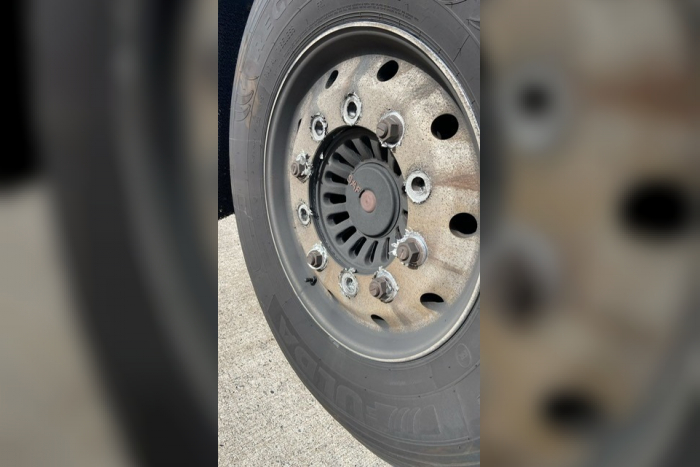 Sürenheide: Polizei stoppt Sattelzug