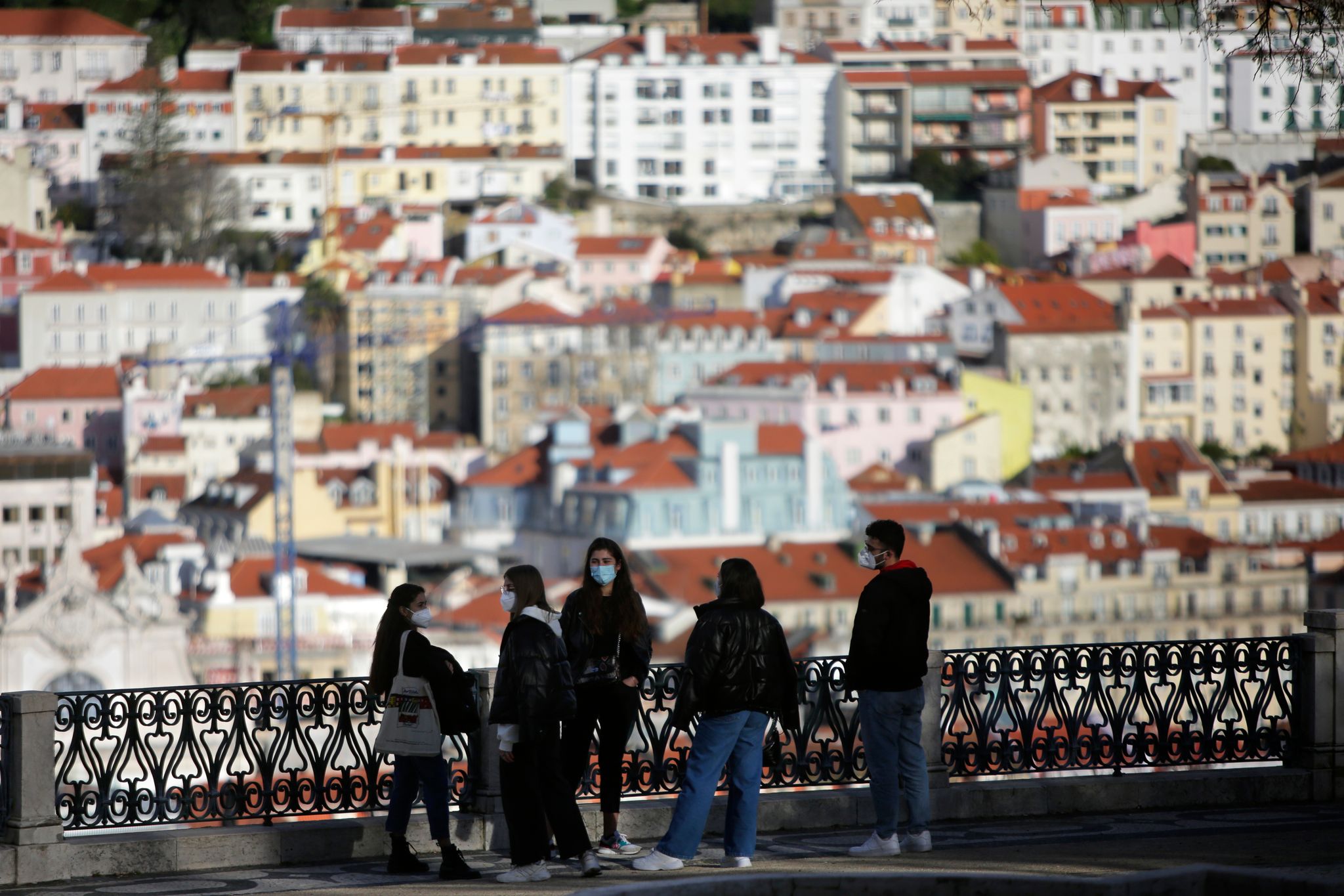 Beliebte Standseilbahn entgleist in Lissabon – 15 Tote