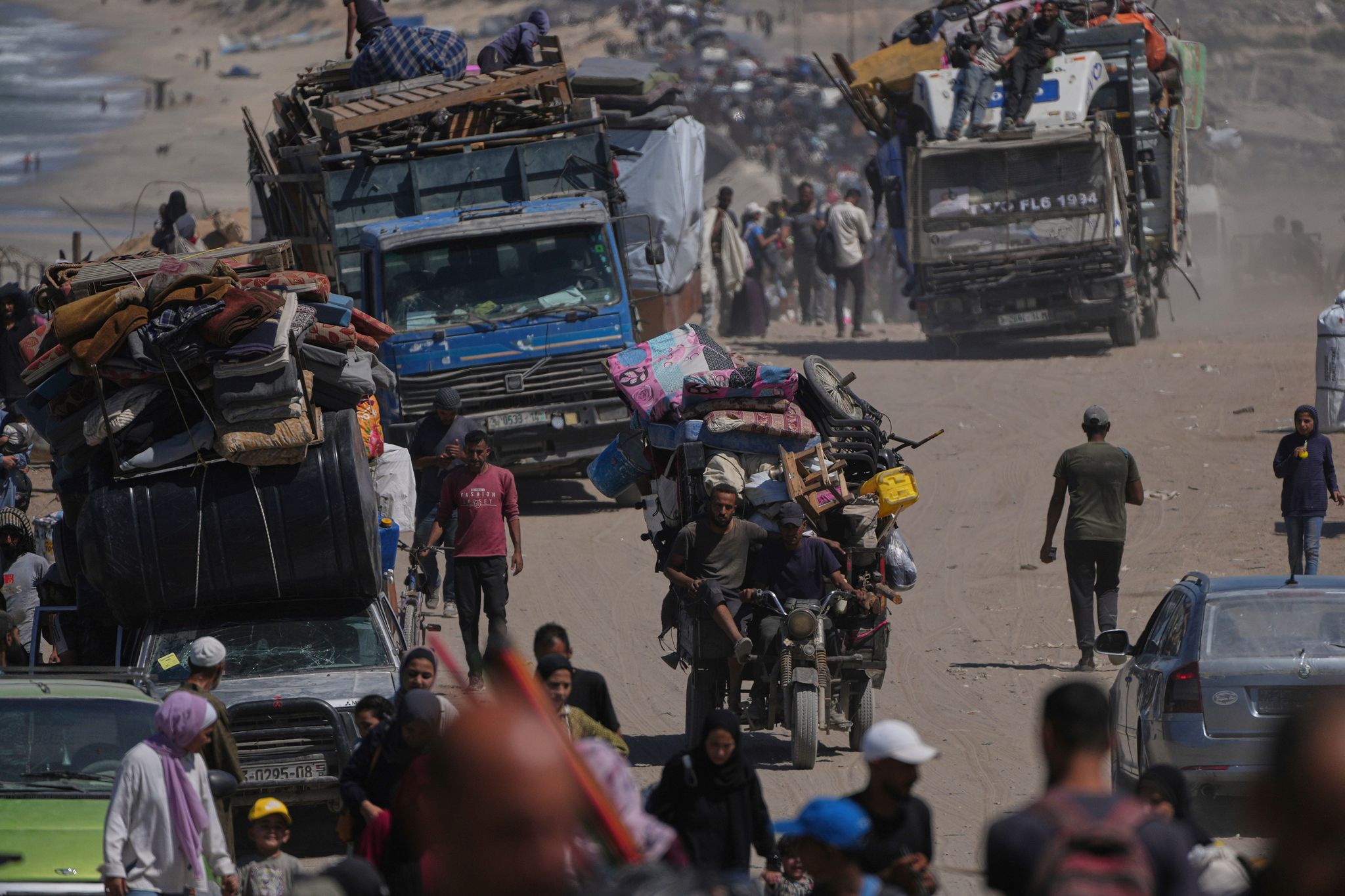Massenflucht aus Stadt Gaza dauert an