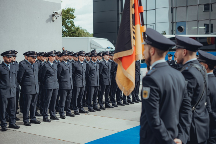 Frankfurt am Main: Feierliche Vereidigung neuer Bundespolizisten in Frankfurt
