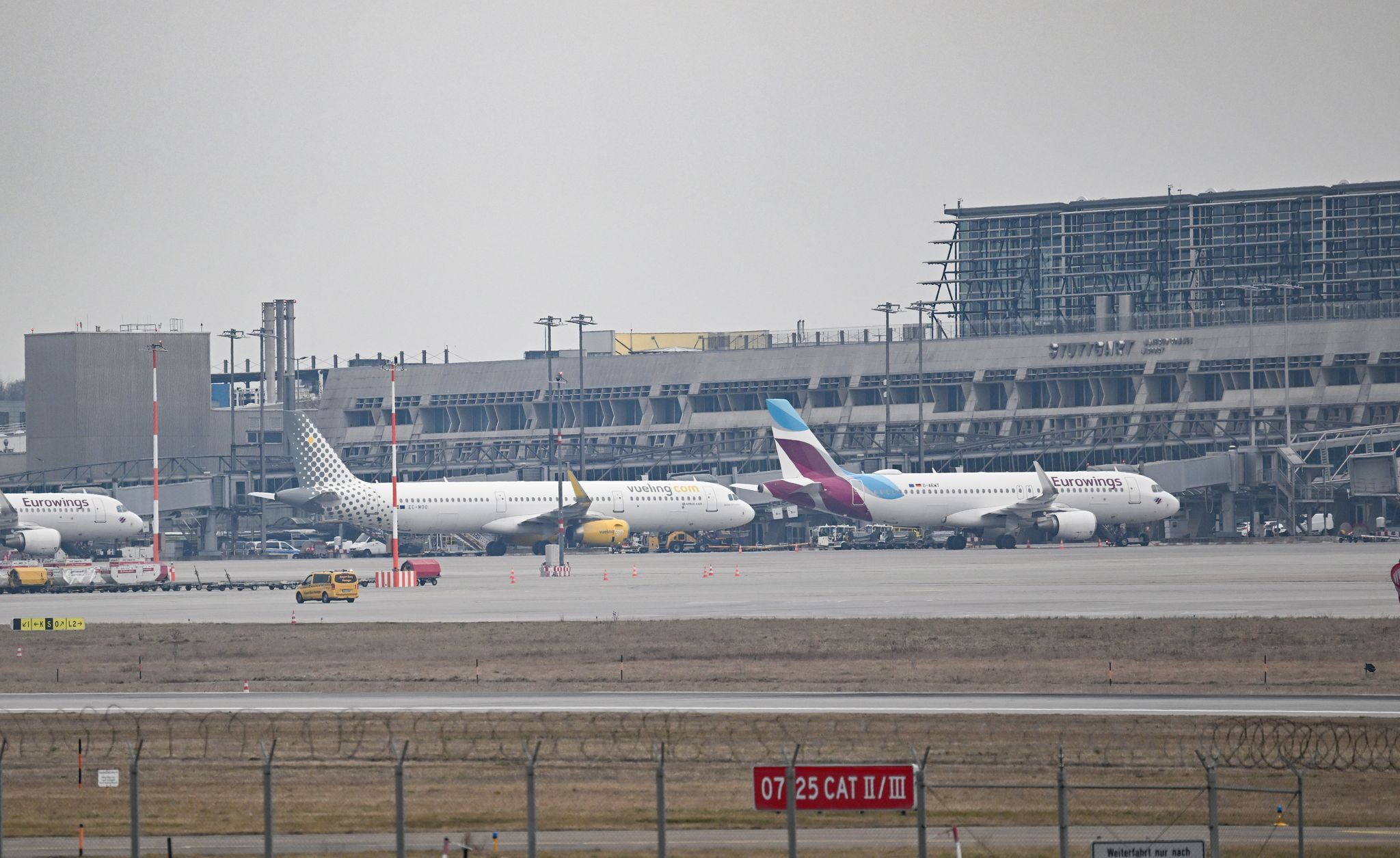 Flughafen Stuttgart unterbricht Betrieb wegen Kabelbrand