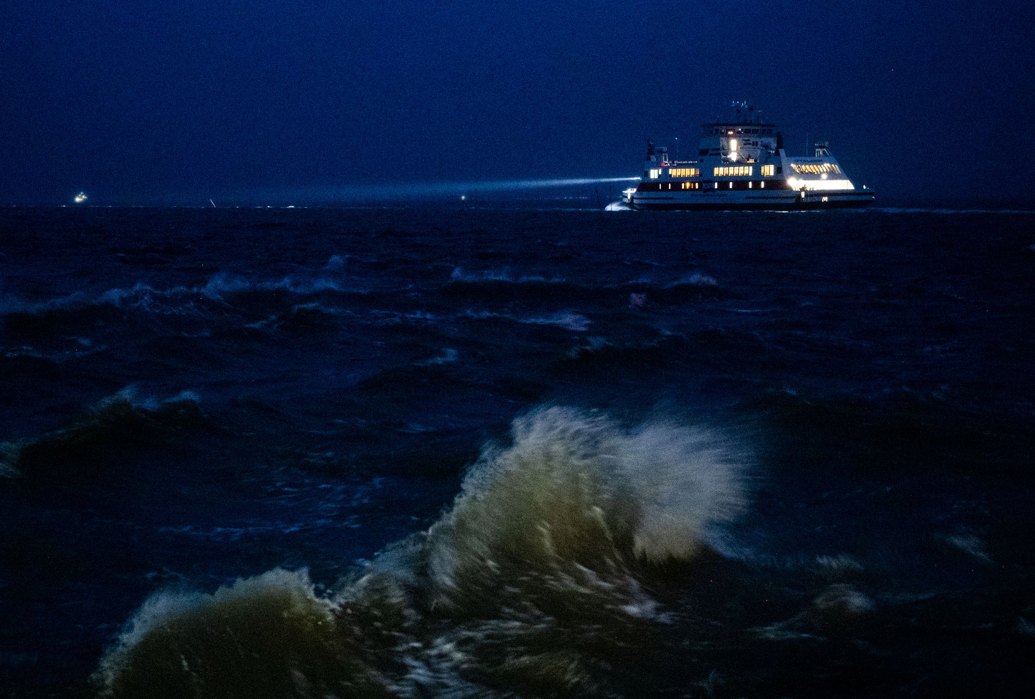 Sturm DETLEF bringt Regen und Wind nach Deutschland