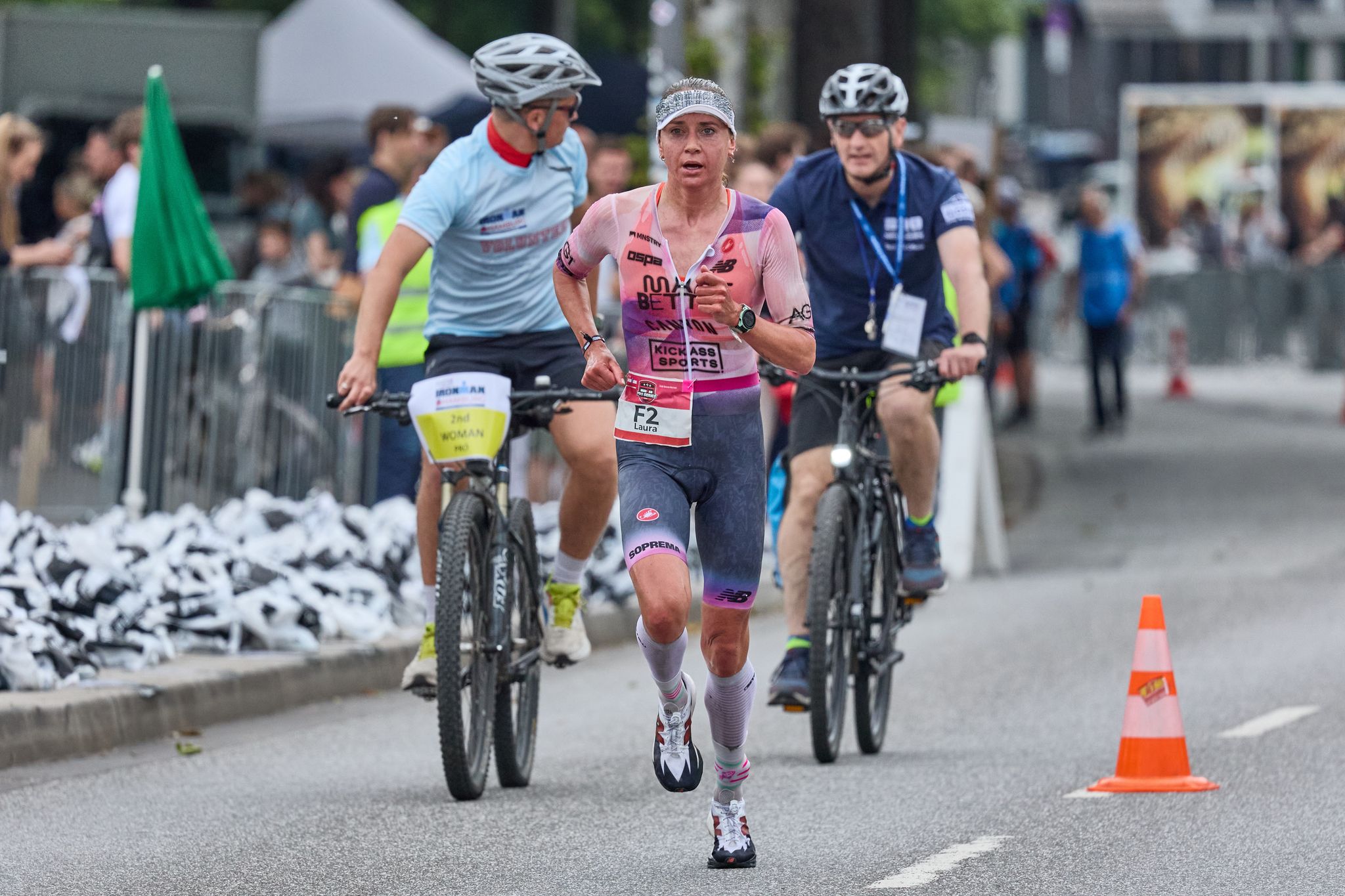 Hitze-Drama beim Ironman: Laura Philipp kämpft sich aufs Podest