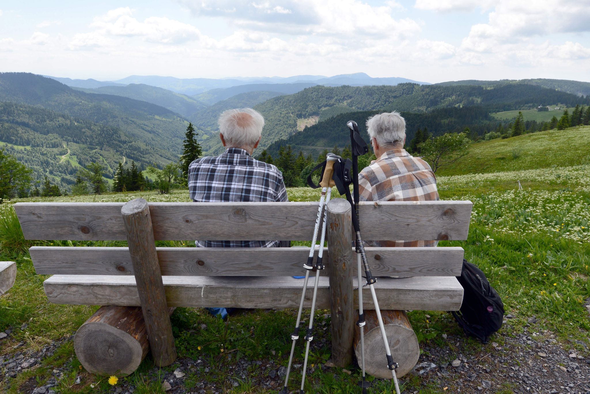 Lebenserwartung steigt weltweit, Forscher warnen vor Rückschritten