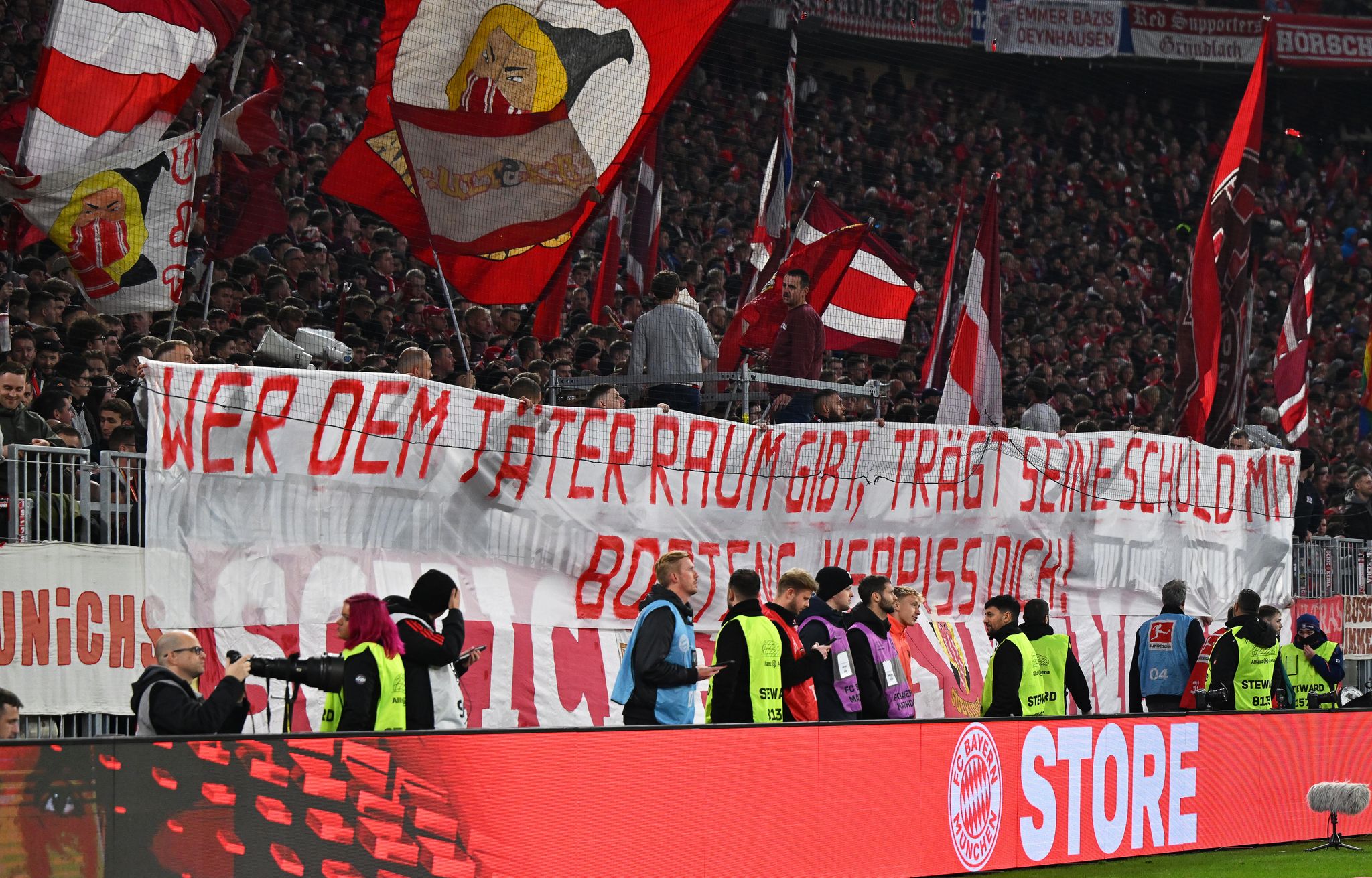 Nach Fan-Protesten: Boateng sagt Hospitanz beim FC Bayern ab