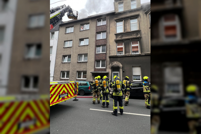Oberhausen: Brand in Mehrfamilienhaus