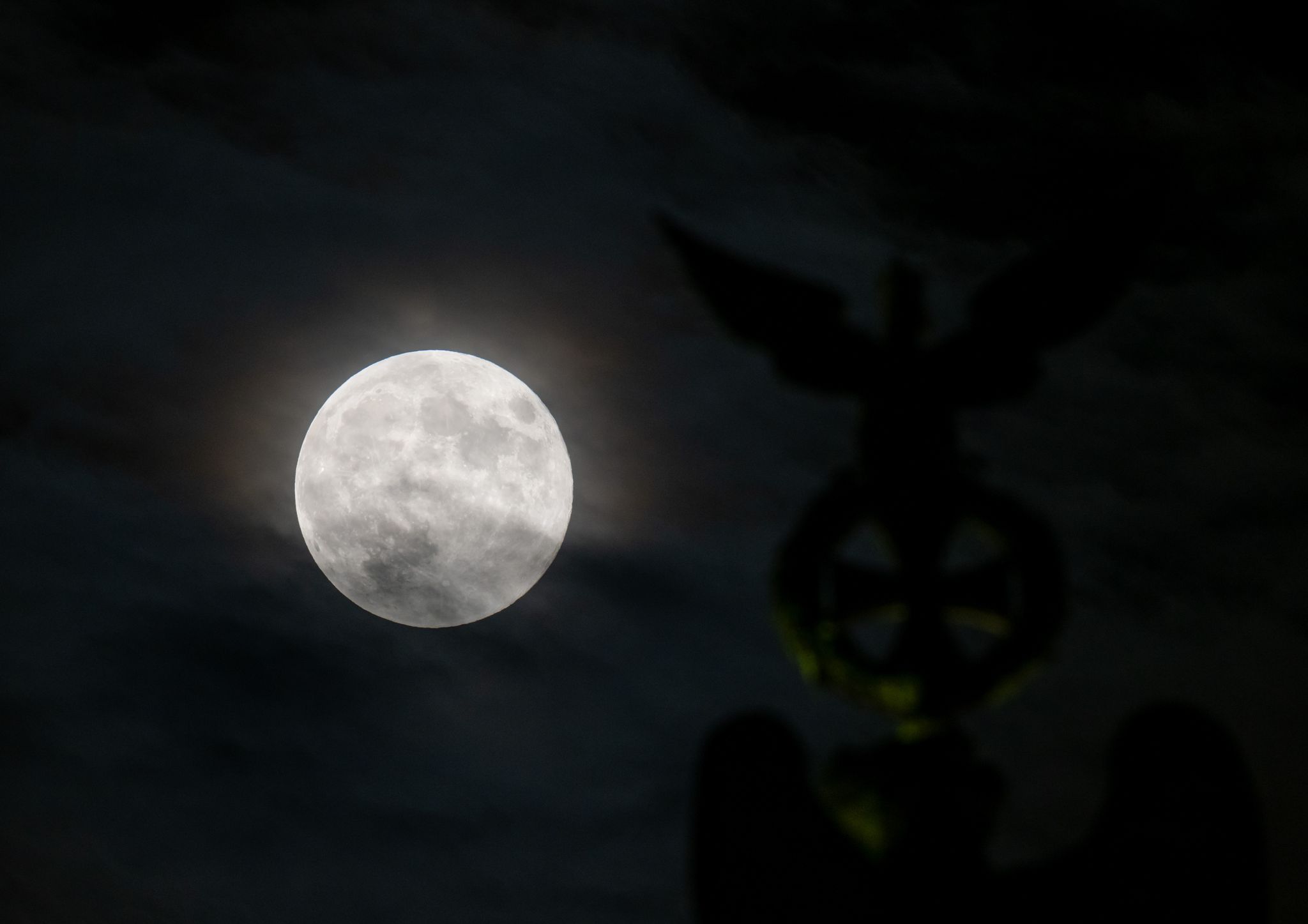 Supermond, Sternschnuppen – und Wolken am Abendhimmel
