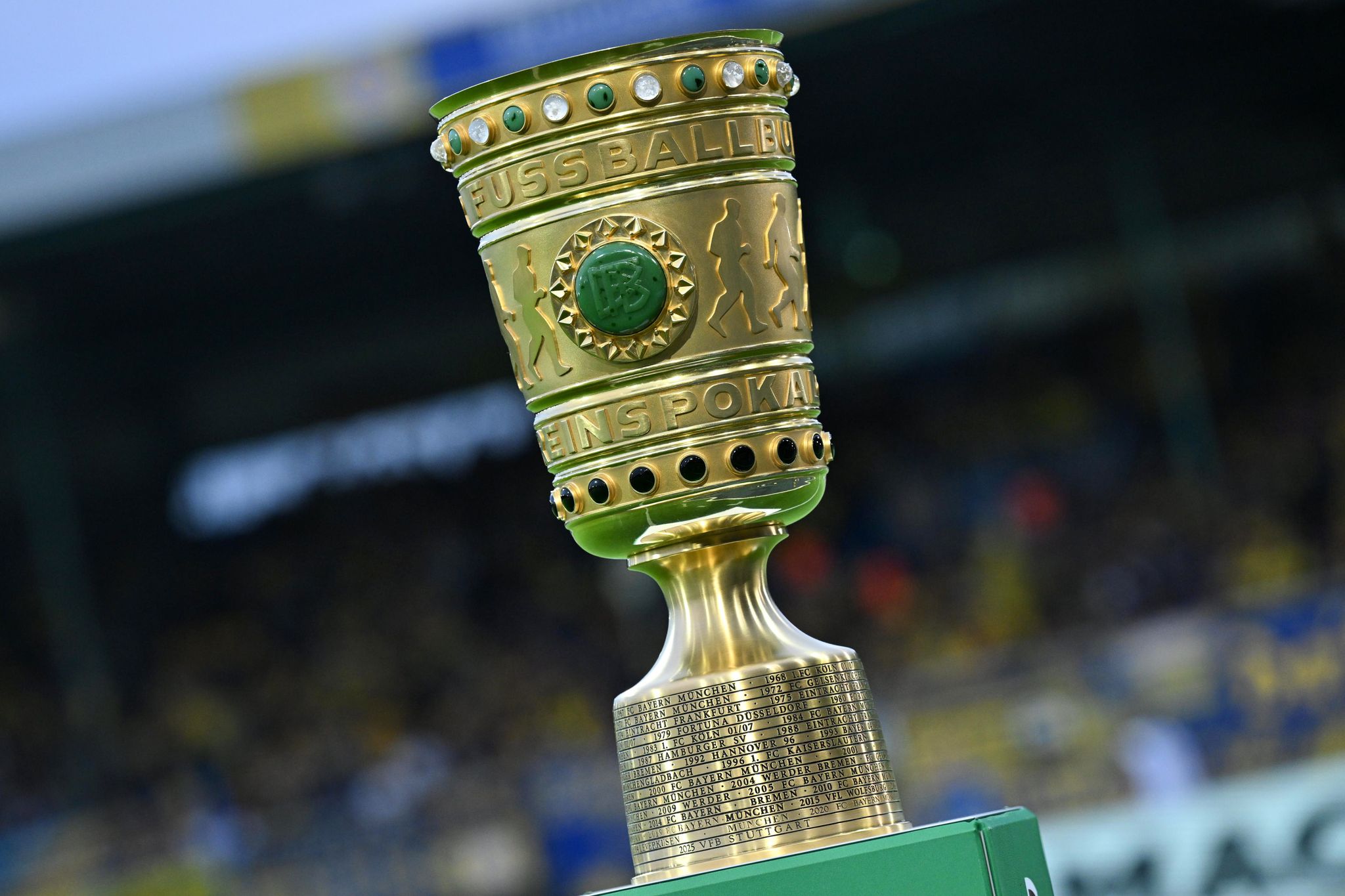 DFB-Pokal: Favoriten setzen sich durch, nächste Runde steht an