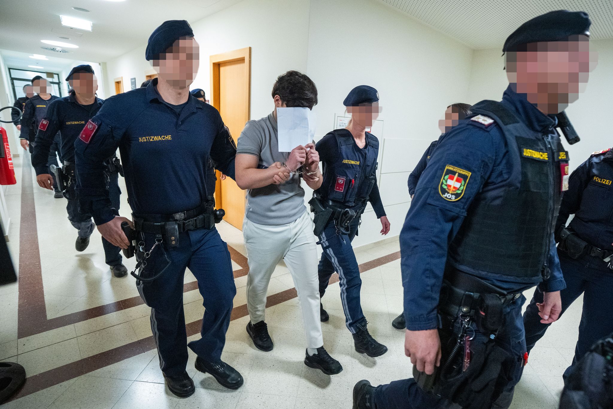 Wiener Jugendliche vor Gericht wegen Vergewaltigung und Erpressung