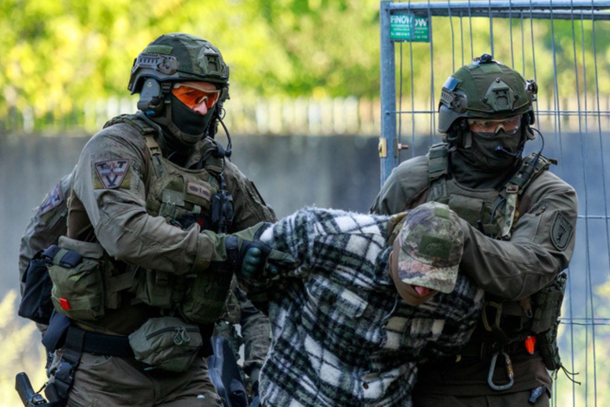 Terror-Schock in Deutschland! Hamas-Verdächtige mit Sturmgewehren festgenommen