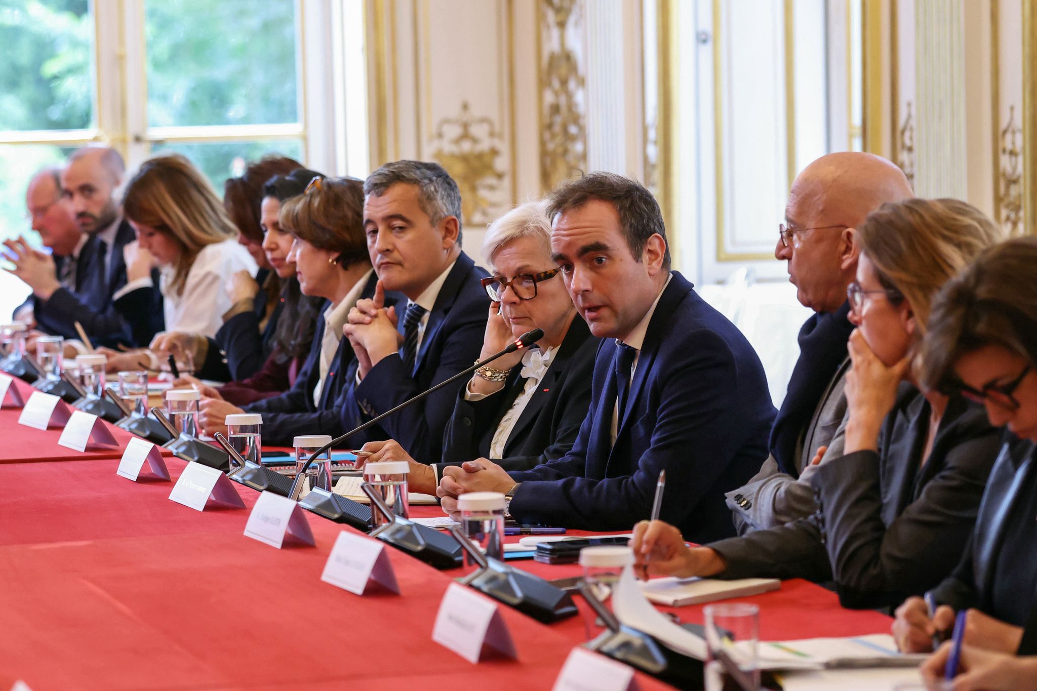 Frankreichs neue Regierung kämpft um Sparhaushalt