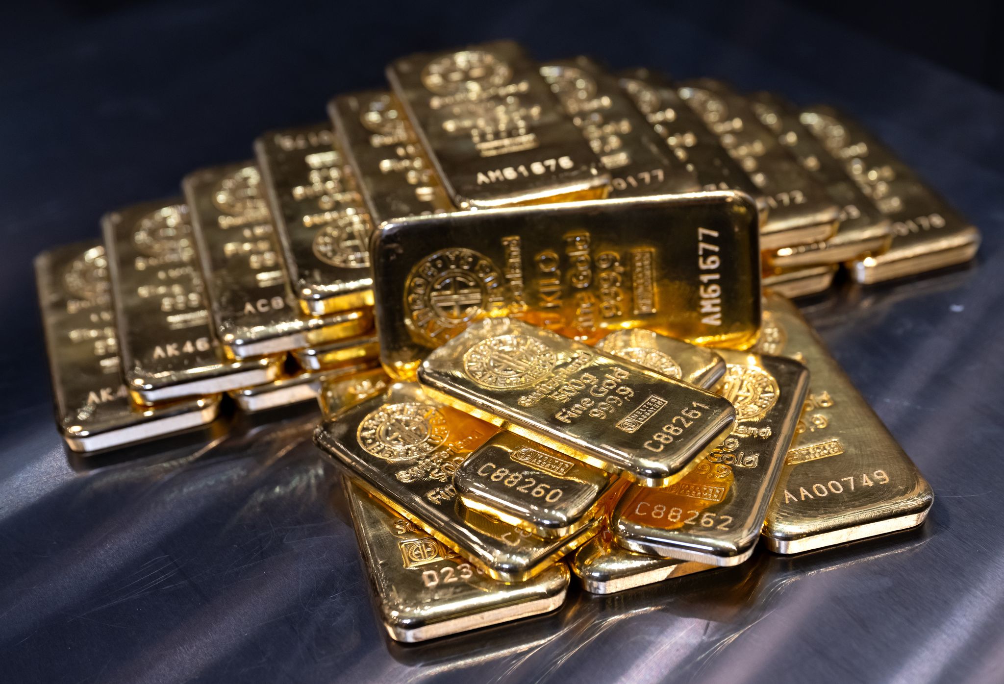 Goldpreis jetzt bei fast 3.900 Dollar