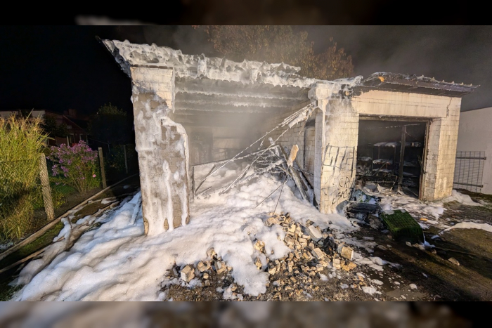 Boizenburg/Elbe: Brand Doppelgarage Boizenburg