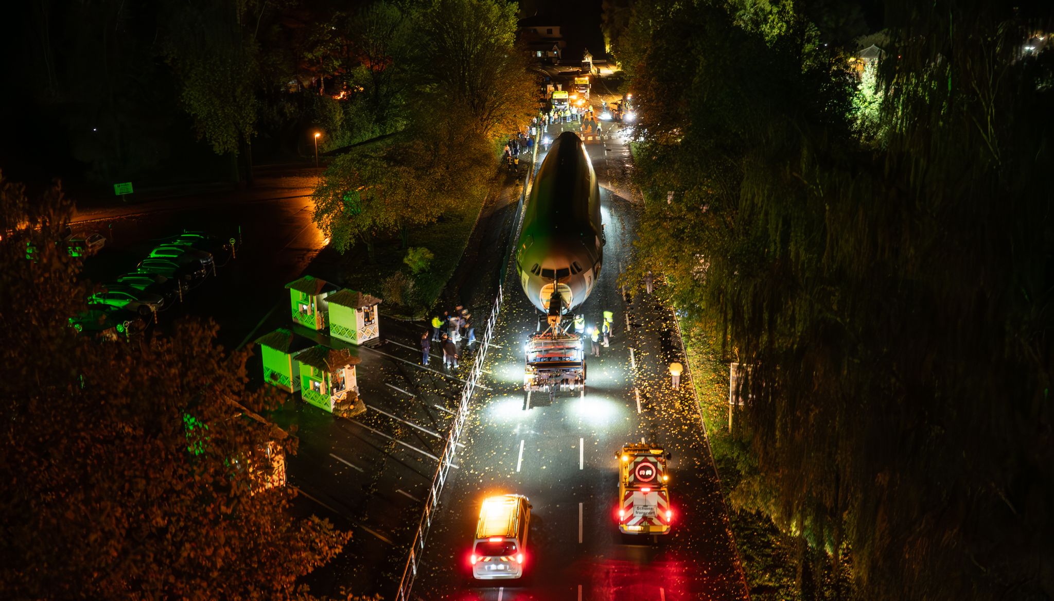 Spektakuläre Ankunft im Serengeti-Park: Ausrangierter Bundeswehr-Airbus erreicht sein neues Zuhause