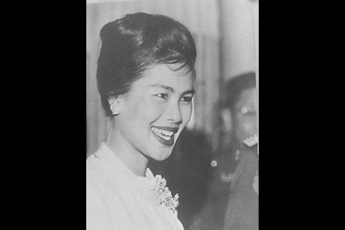 Tränen in Thailand: Ex-Königin Sirikit ist tot – Nation versinkt in tiefer Trauer