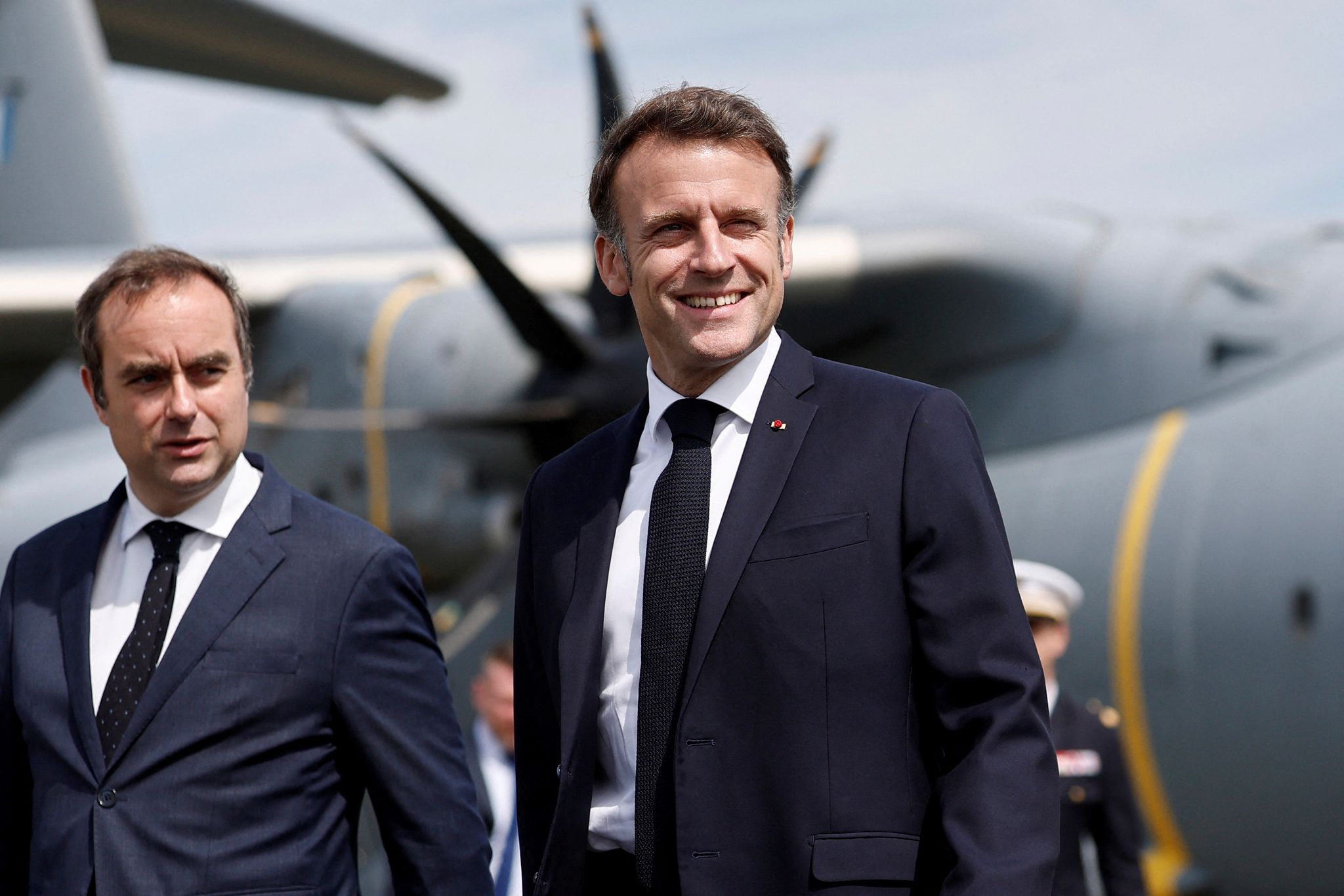 Macron unter Druck: Rücktrittsforderungen nach überraschendem Premier-Rückzug