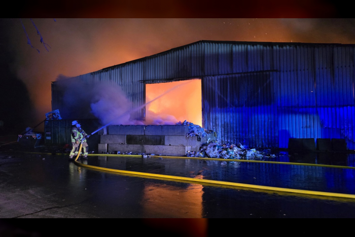 Lemgo: Brand im Industriegebiet Dörentrup-Humfeld
