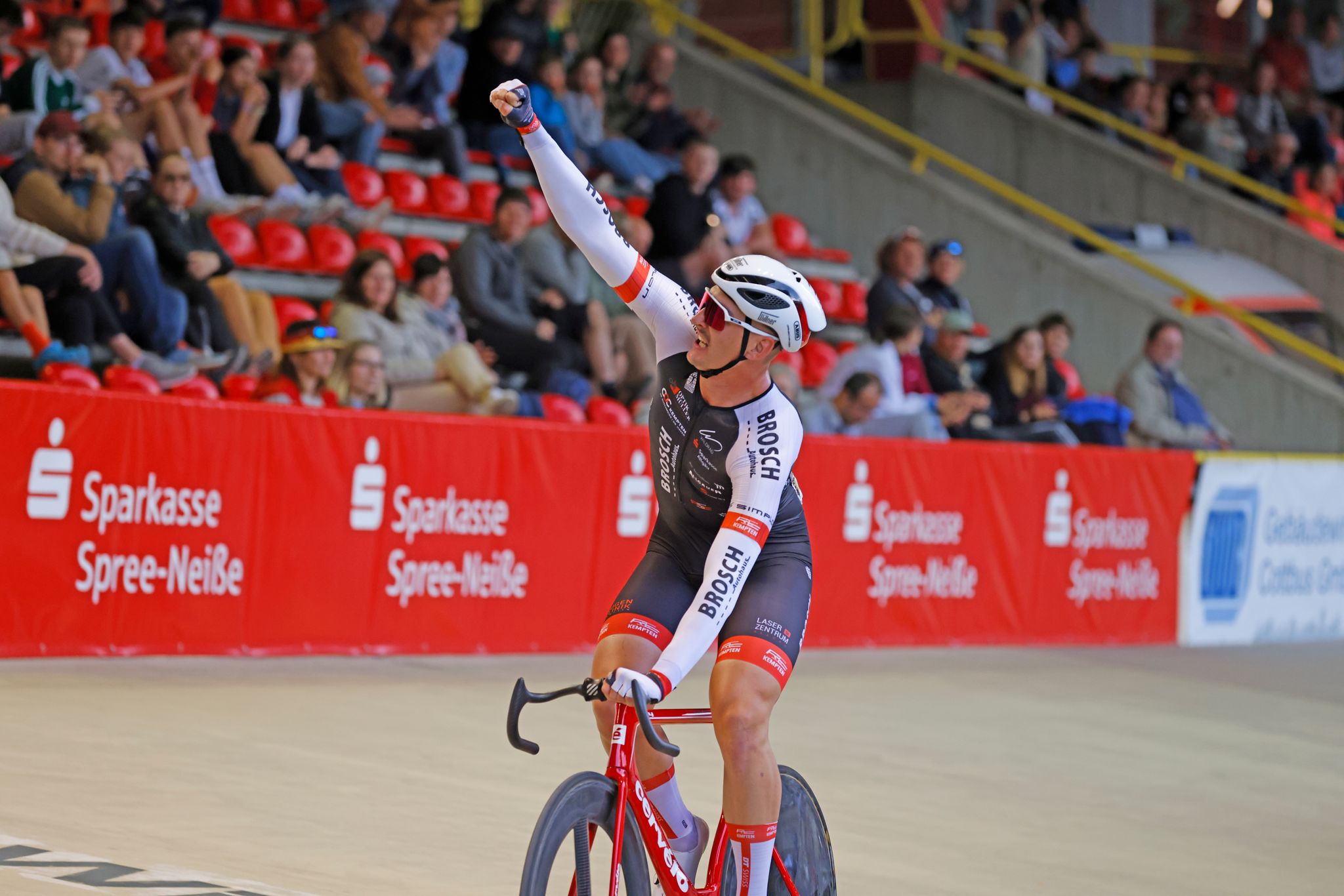 Titel für deutschen WM-Neuling – Silber an Vierer der Frauen