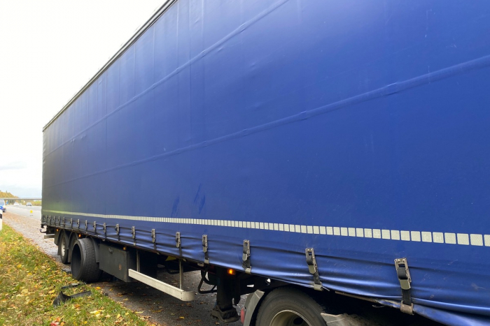 Hamburg: Elmshorn BAB 23 – Lkw mit Reifenschaden – Fahrer ohne Fahrerlaubnis