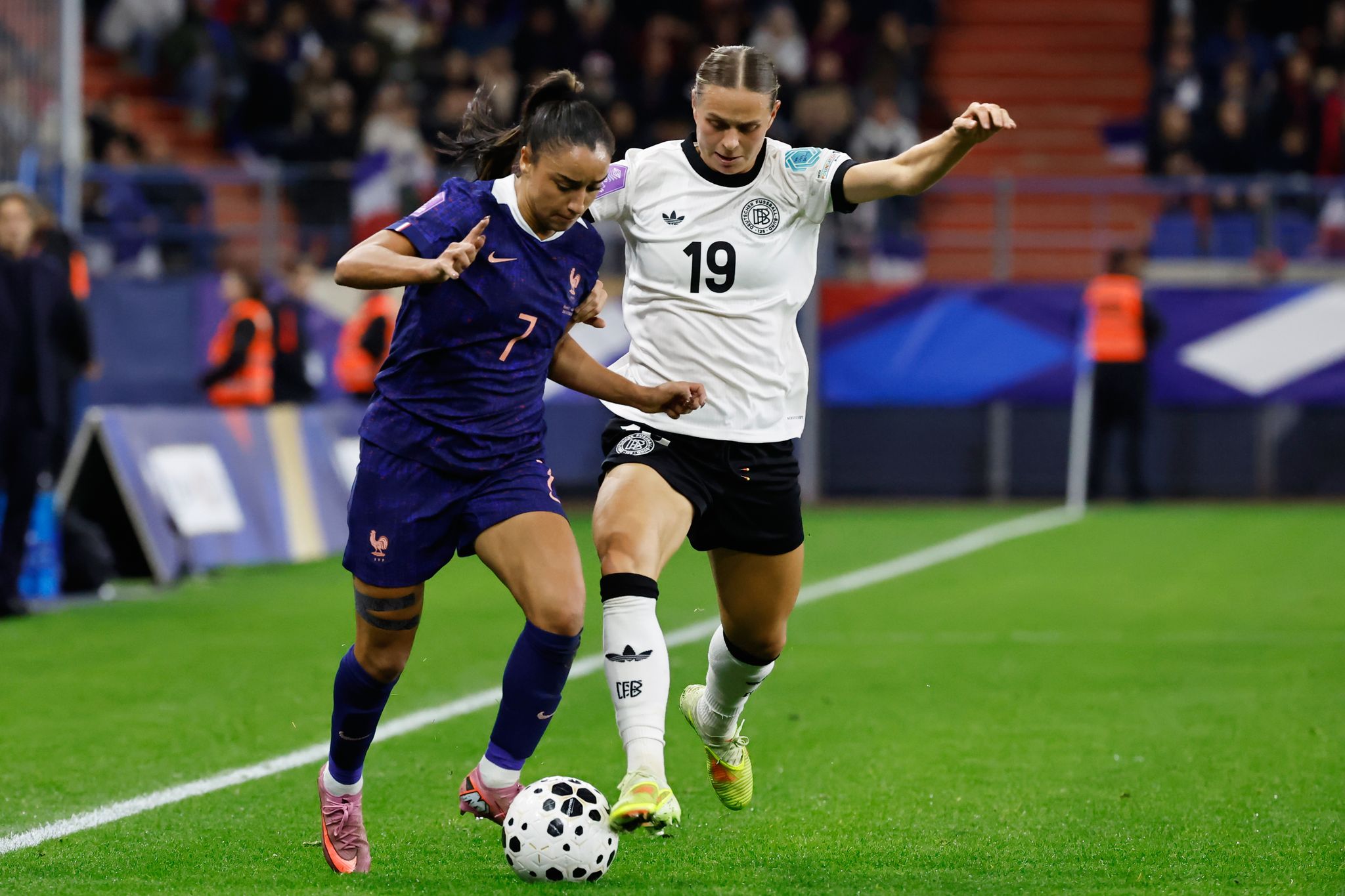 Deutsche Fußballerinnen stürmen ins Endspiel der Nations League
