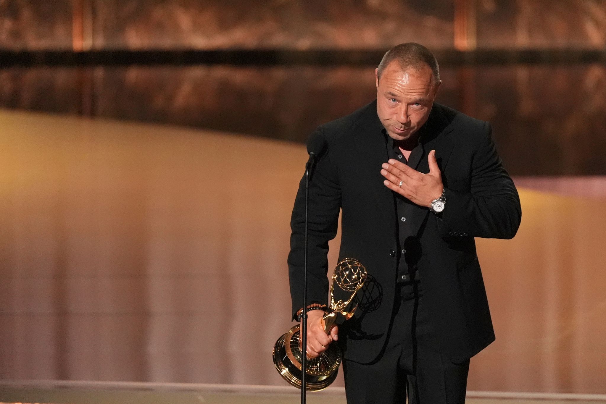 Stephen Graham ruft Männer weltweit auf, Briefe an ihre Söhne zu schreiben