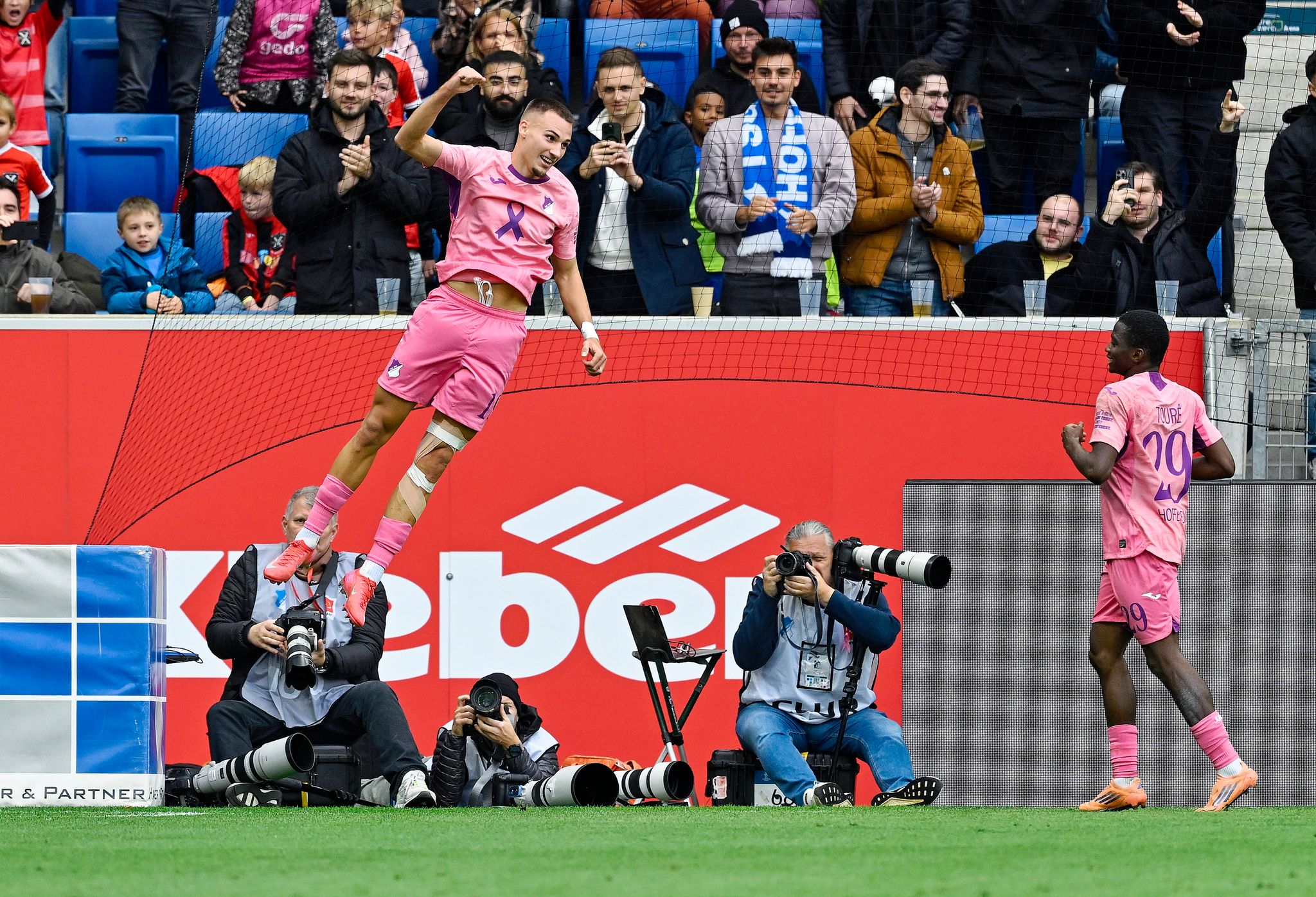 Heimsieg in Pink und mit Schleife: Hoffenheim beendet Misere