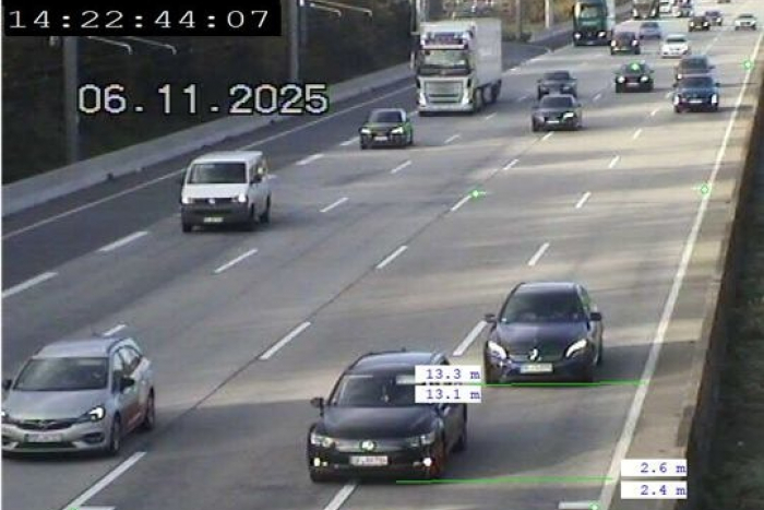 Darmstadt: Polizei kontrolliert Abstand auf der Autobahn