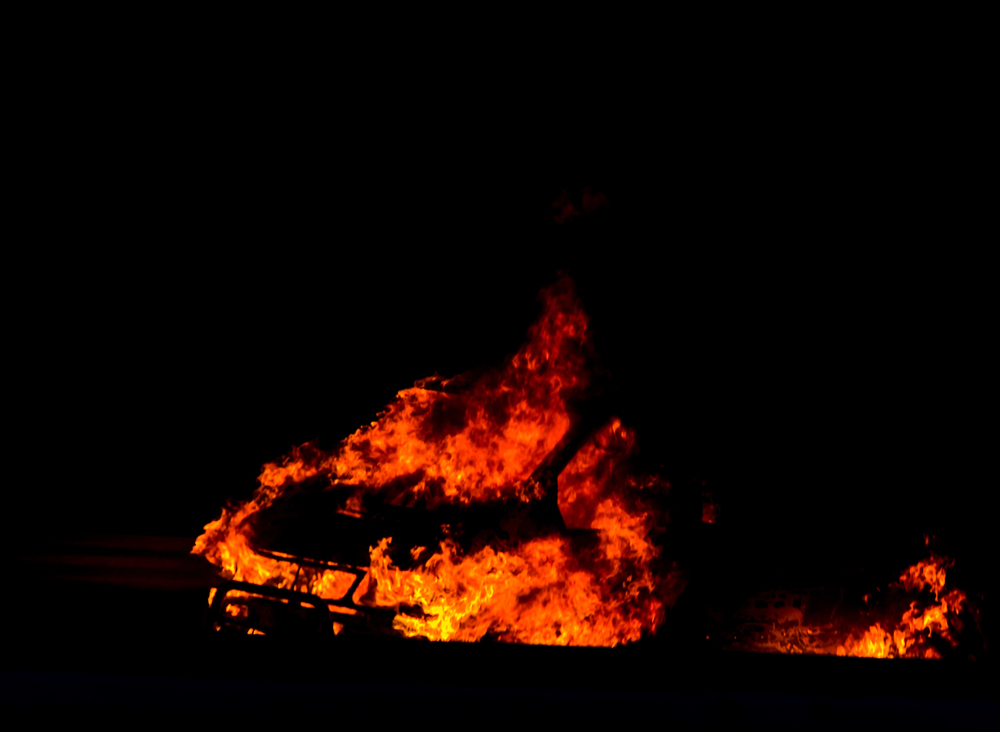 Flammen-Inferno auf Autobahn – Russischer Krypto-Millionär verbrennt in Luxus-Lamborghini!