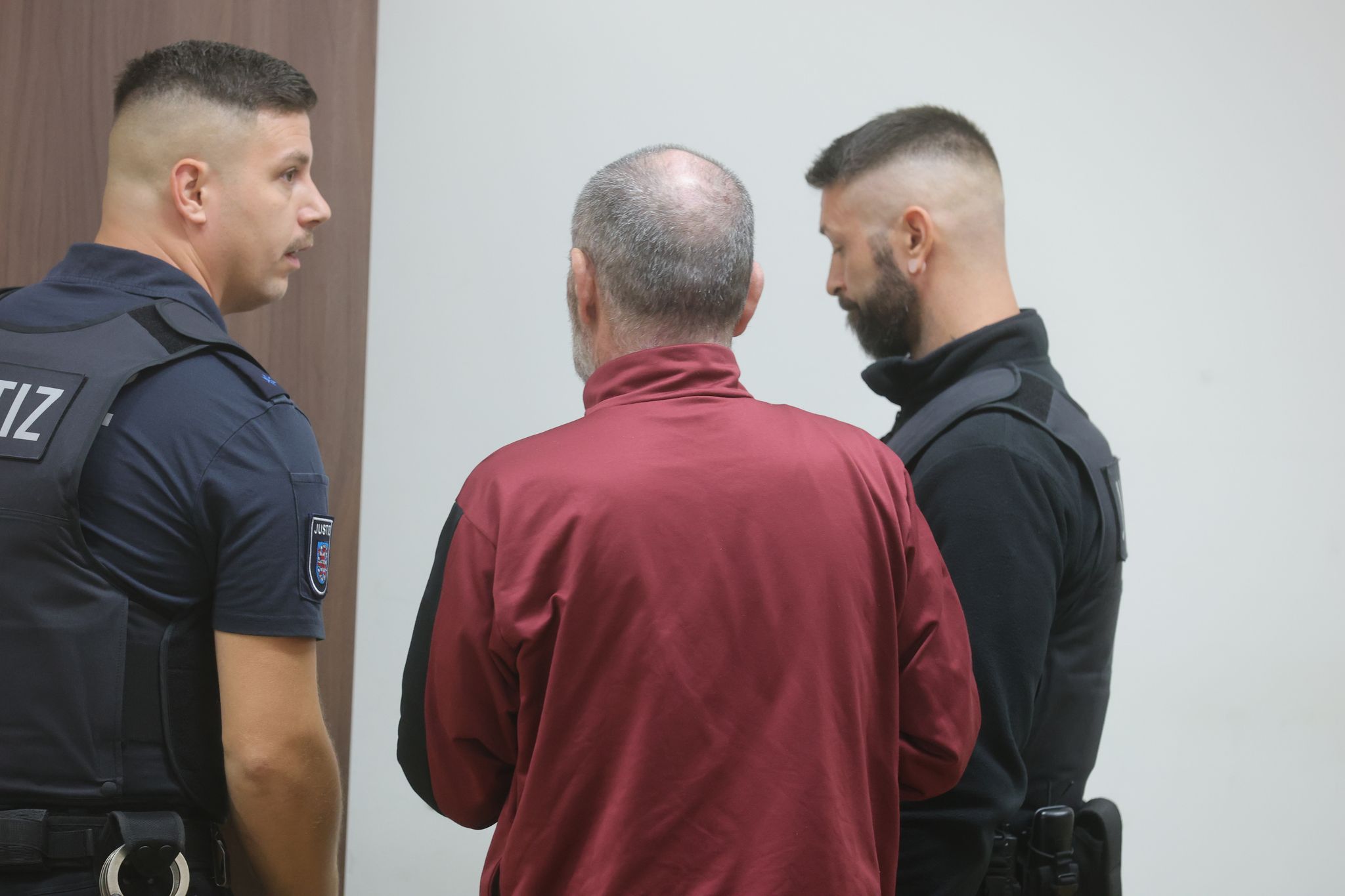 Lebenslange Haft für Mann, der Frau in Straßenbahn anzündete