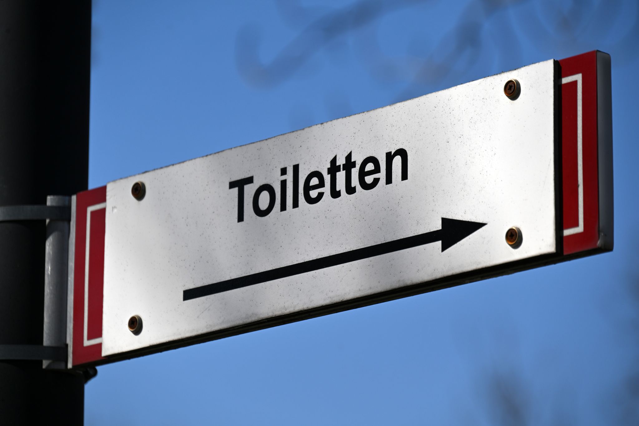 Die Geschichte der Toilette: Von der Schaufel zum Hightech-Klo