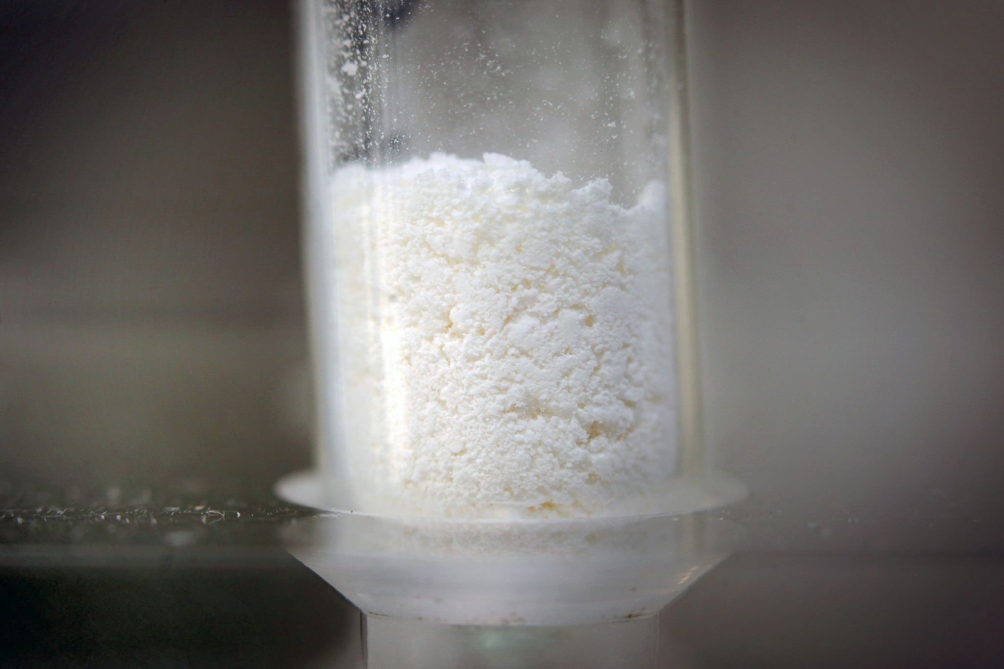 Großes Drogenlabor ausgehoben – Festnahmen in zwei Ländern