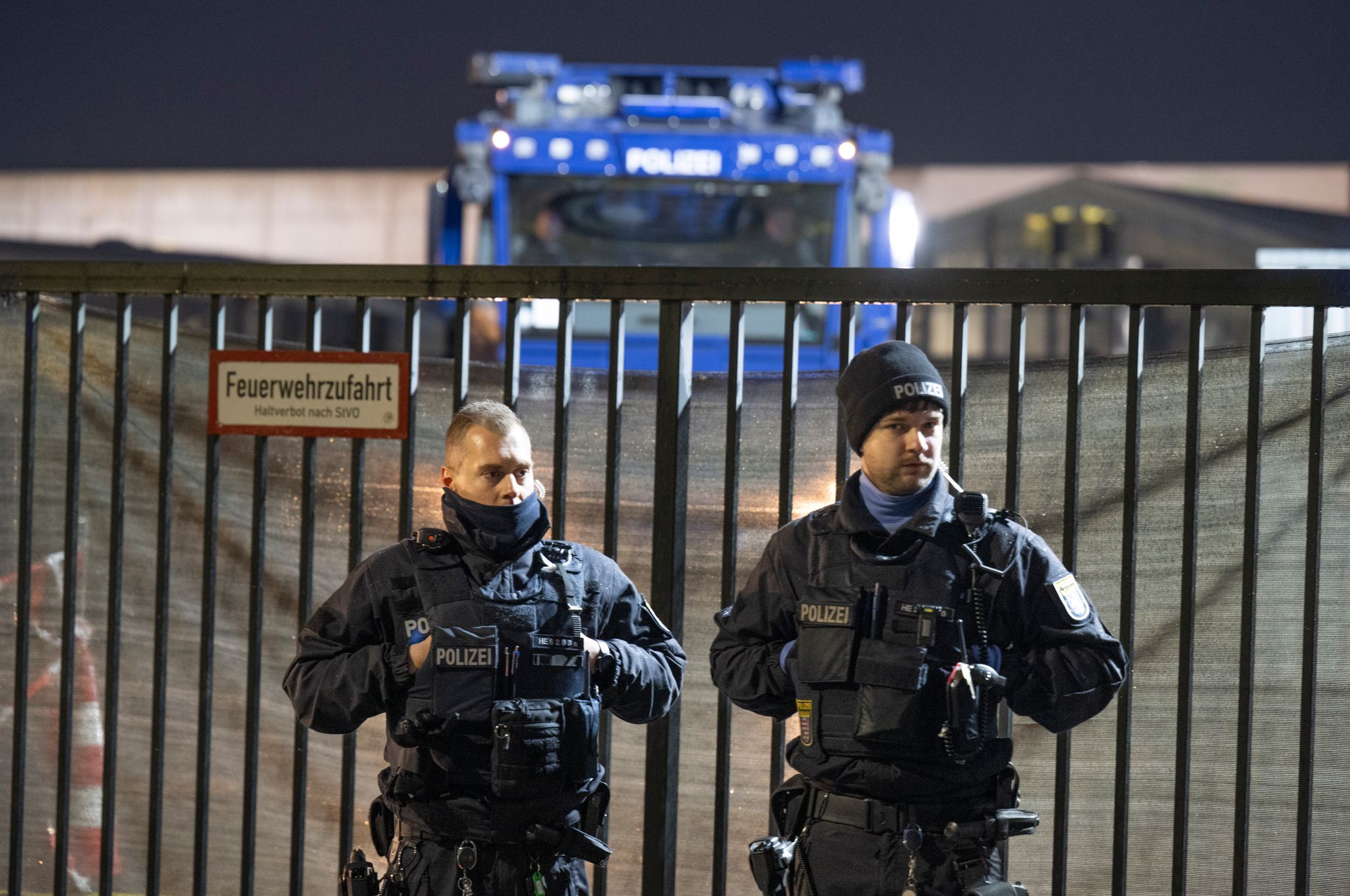 AfD-Gegner treffen zu Demos in Gießen ein