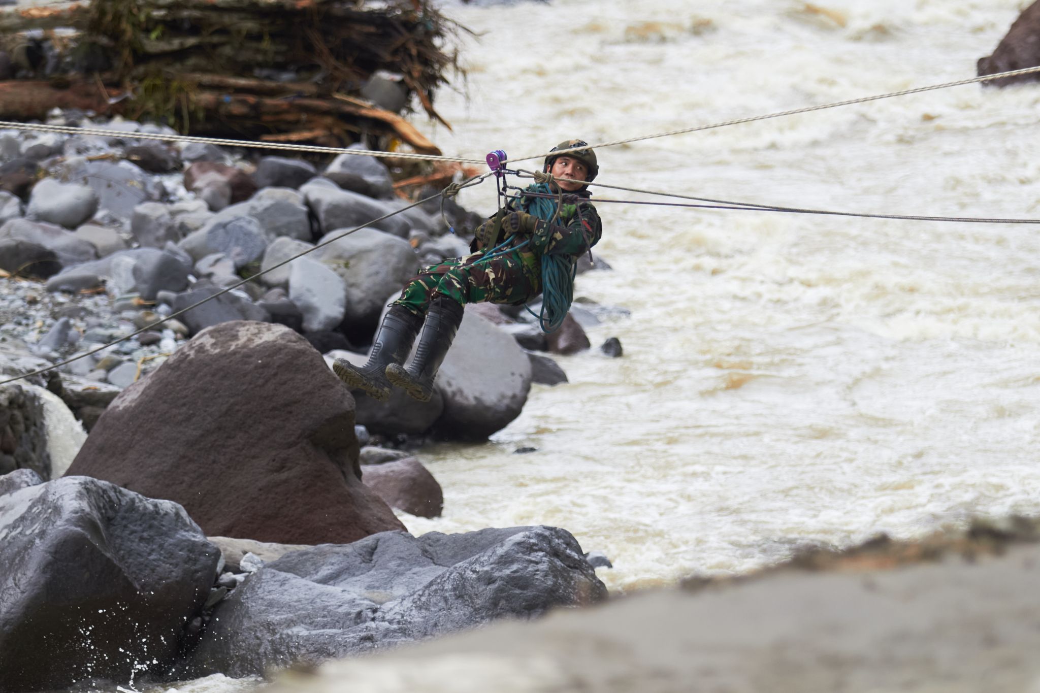 Verheerende Überschwemmungen auf Sumatra fordern Hunderte Tote