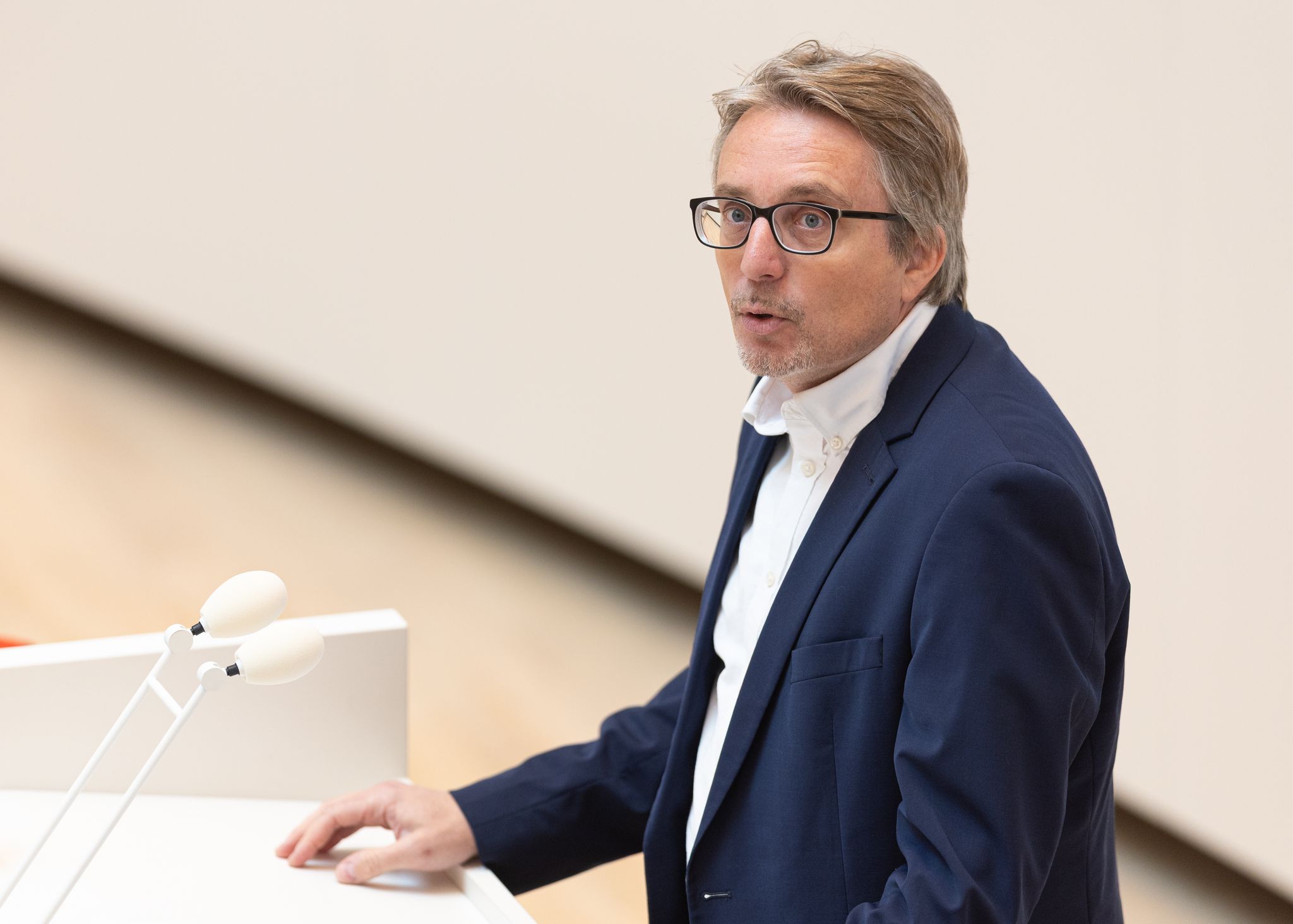 Unsichere Zukunft: SPD/BSW-Koalition in Brandenburg, SPD will trotz Parteiaustritten weitermachen