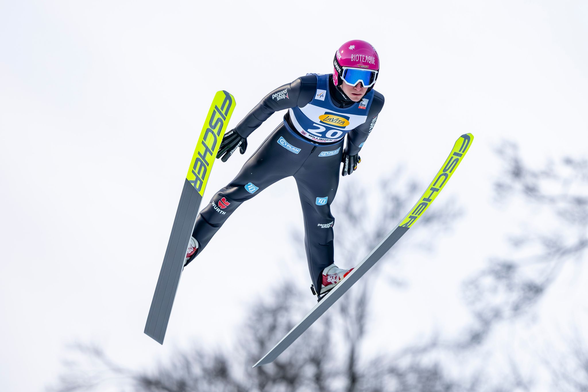 Lichtblick bei schwerem Start: Hoffmann springt aufs Podest
