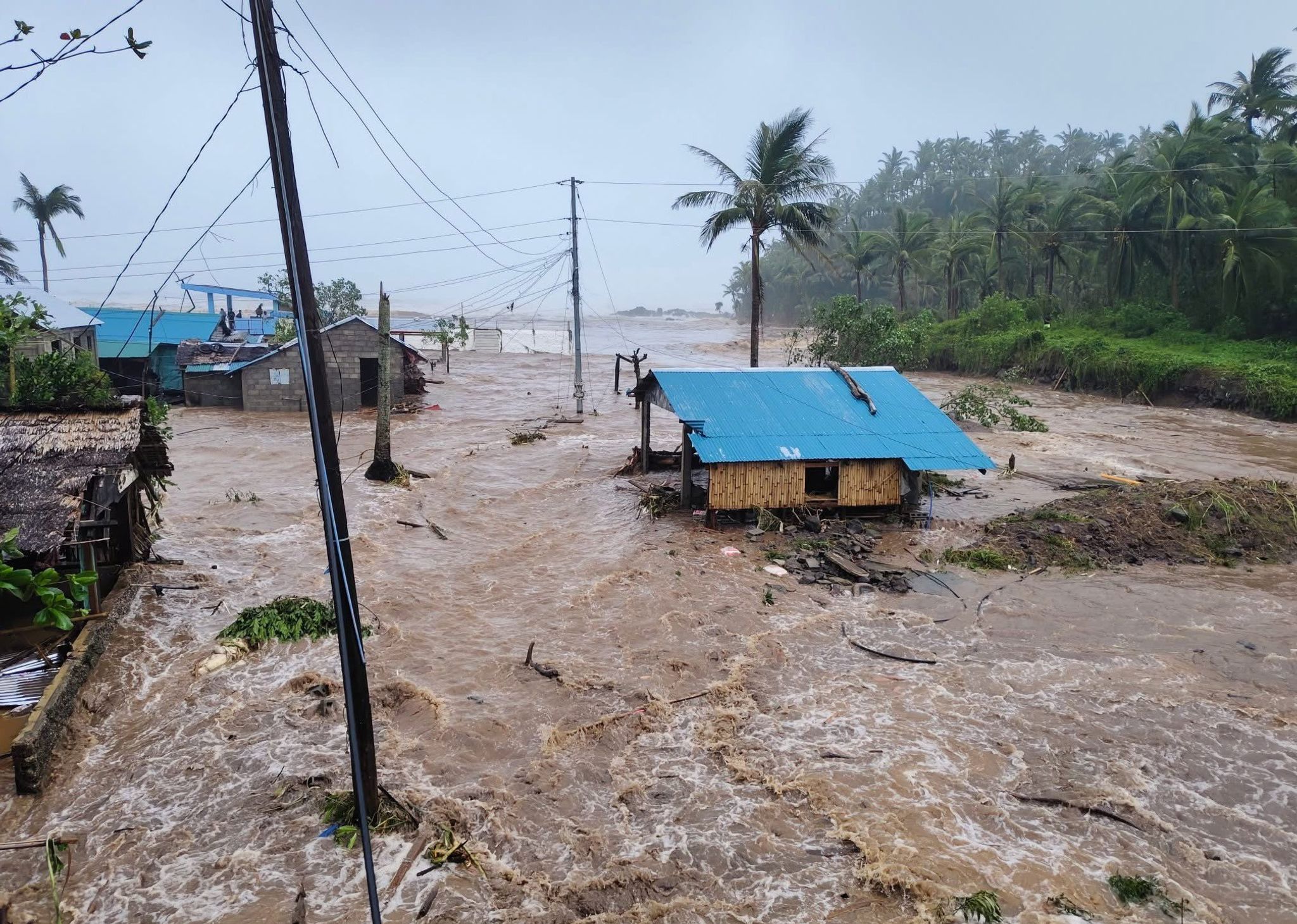 Philippinen: Taifun «Fung-Wong» wütet mit Starkregen und Sturmböen