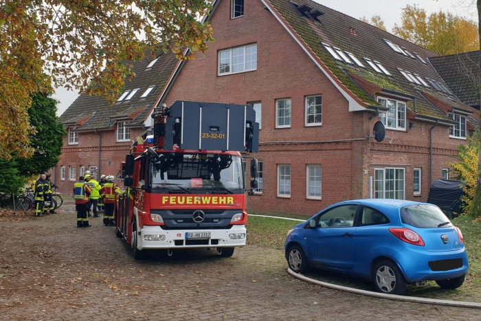 Hohenwestedt: Brand in Flüchtlings- und Obdachlosenunterkunft in Aukrug-Bargfeld