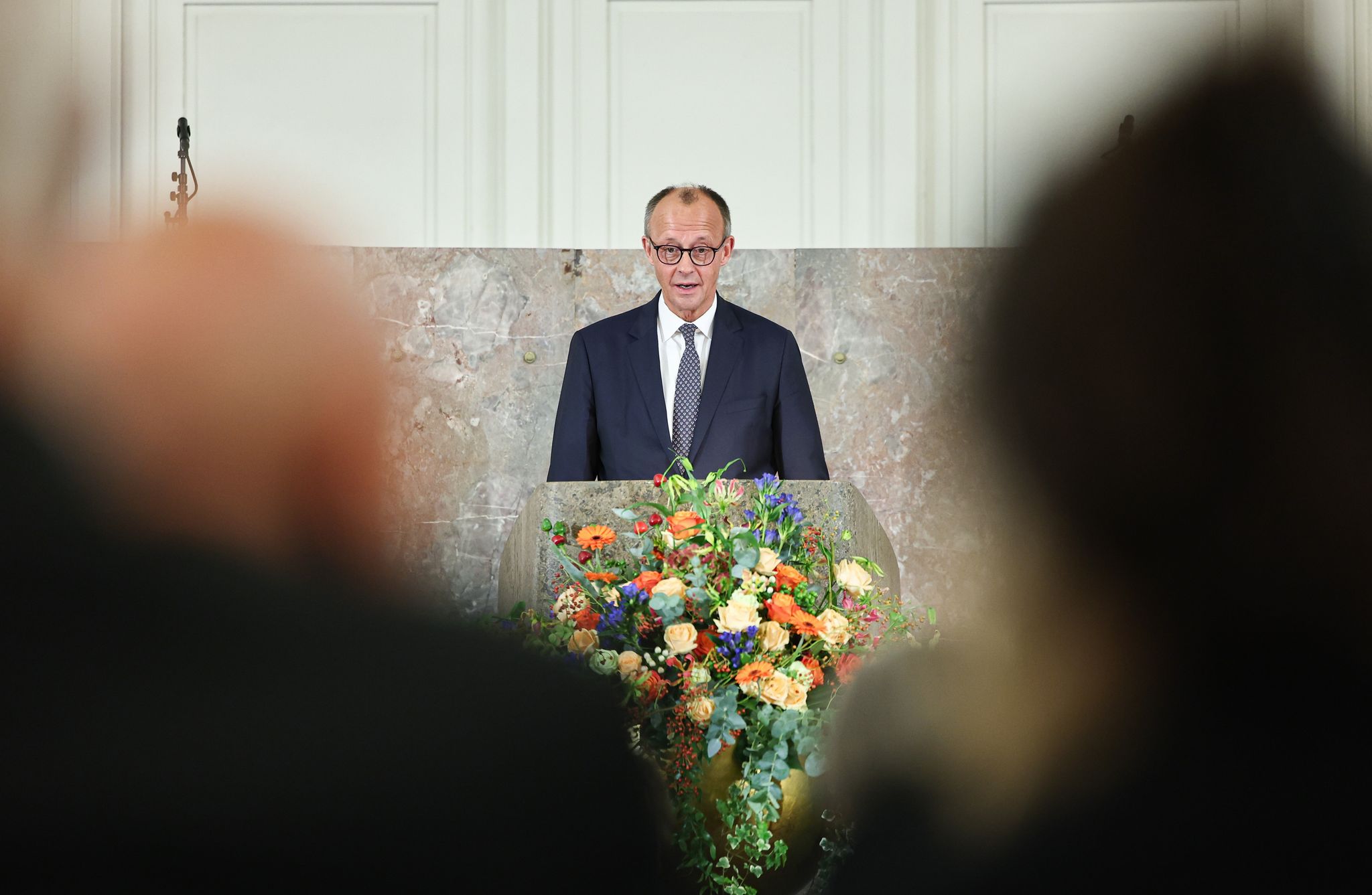 Ehren für Friedrich von Metzler: Bundeskanzler und Oberbürgermeister würdigen Bankier