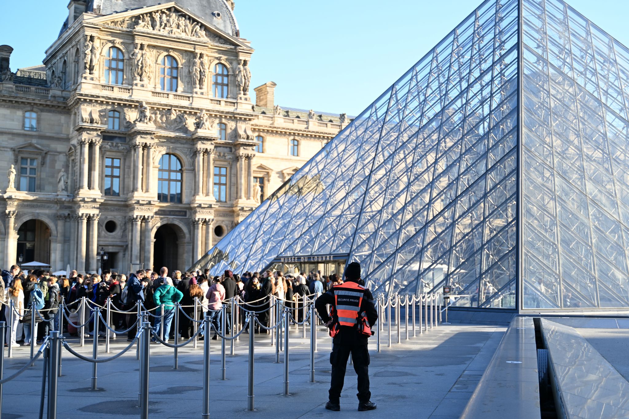 Krone der Kaiserin Eugénie soll in den Louvre zurück